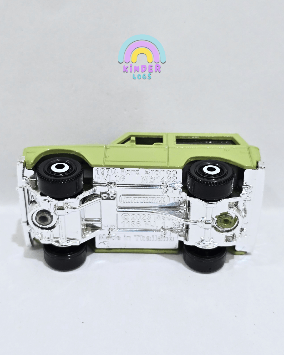 Matchbox 1970 Ford Bronco - Light Green (Uncarded) - Kinder Logs