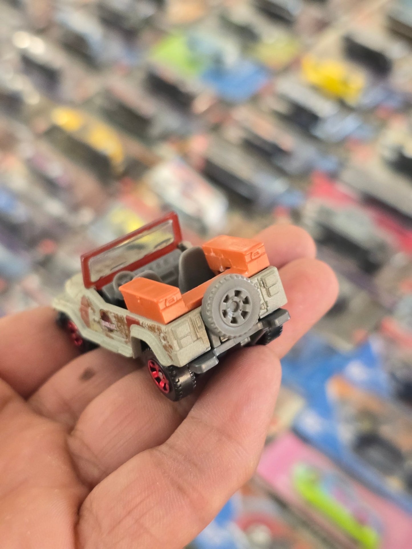 Matchbox 1993 Jeep Wrangler #10 - Jurassic World (Uncarded) - Kinder Logs