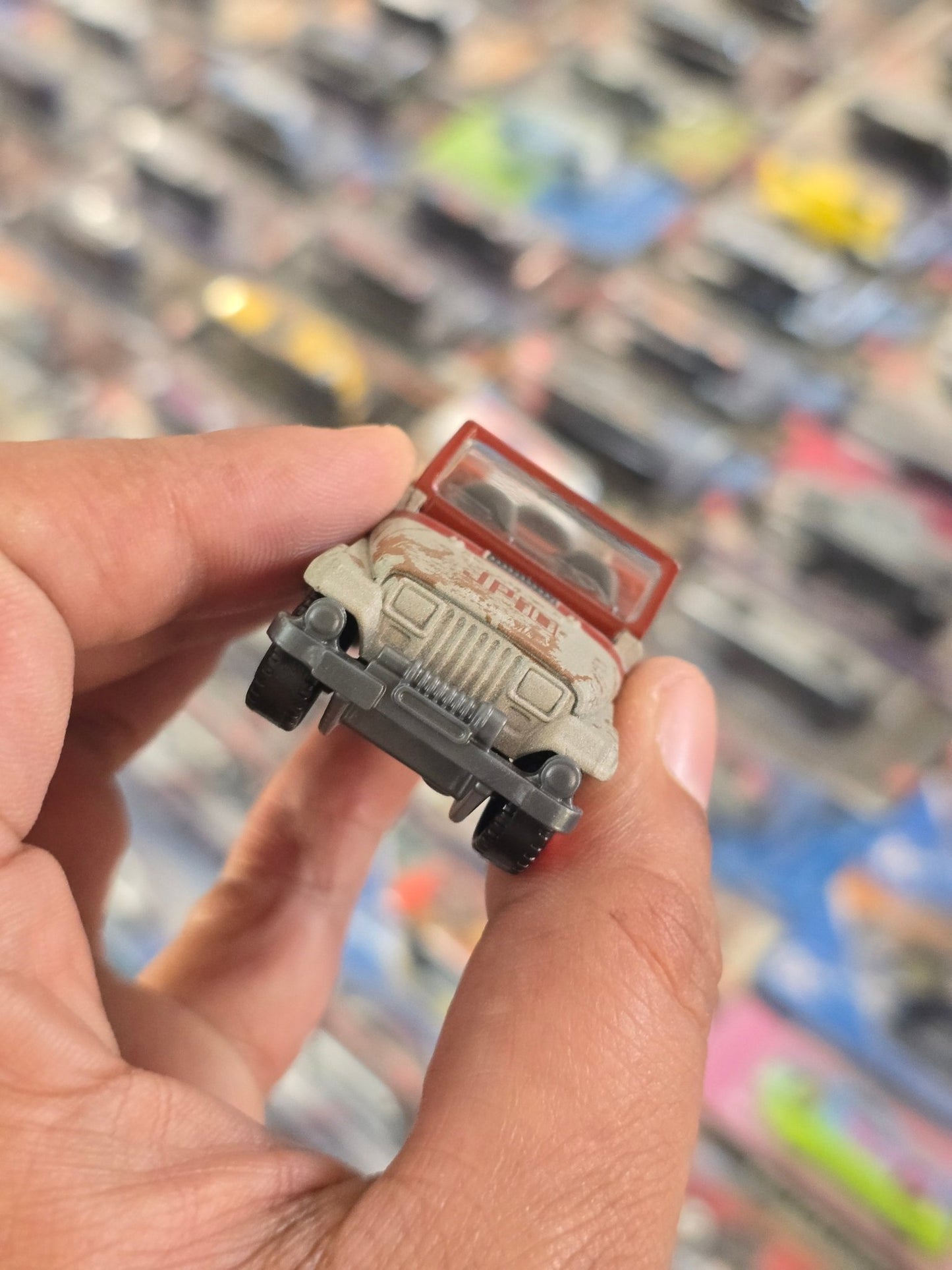 Matchbox 1993 Jeep Wrangler #10 - Jurassic World (Uncarded) - Kinder Logs