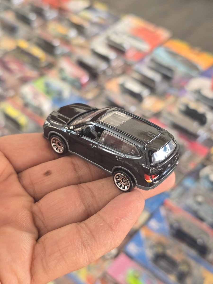 Matchbox 2019 Subaru Forester (Uncarded) - Kinder Logs
