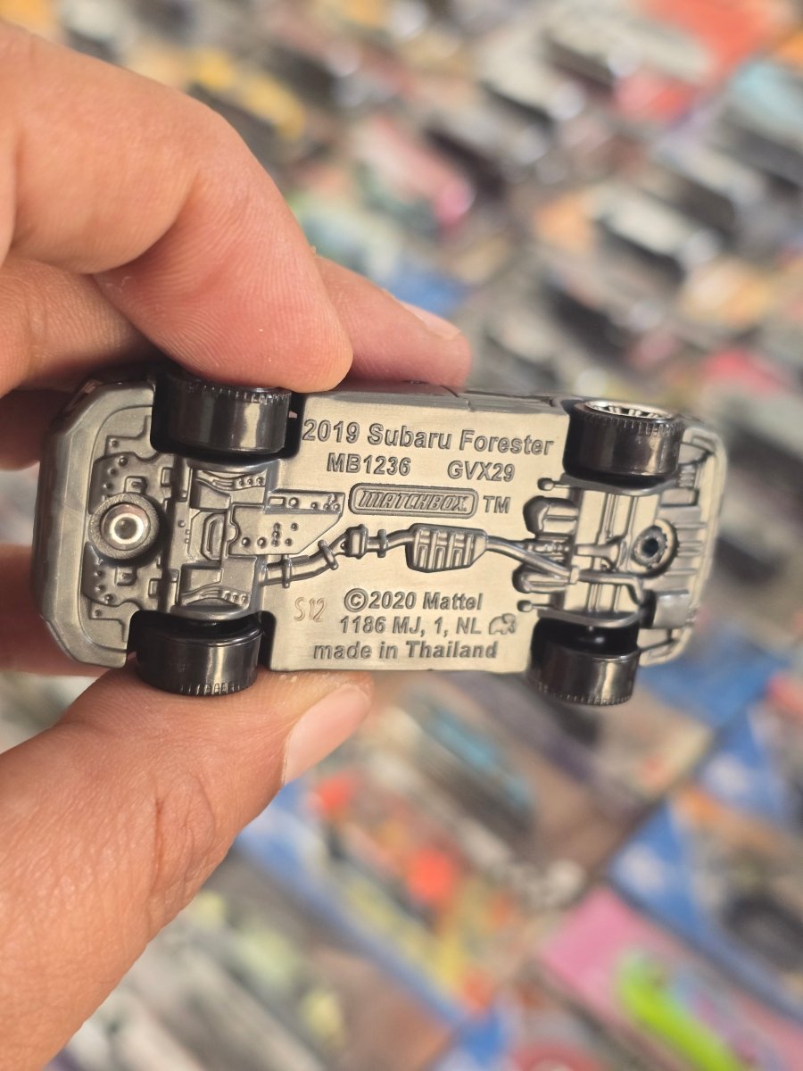Matchbox 2019 Subaru Forester (Uncarded) - Kinder Logs