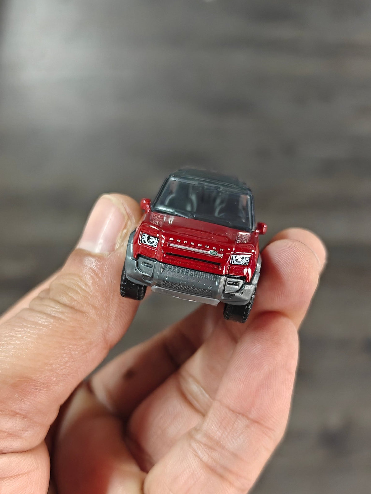 Matchbox 2020 Land Rover Defender 90 - Maroon (Uncarded - New) - Kinder Logs