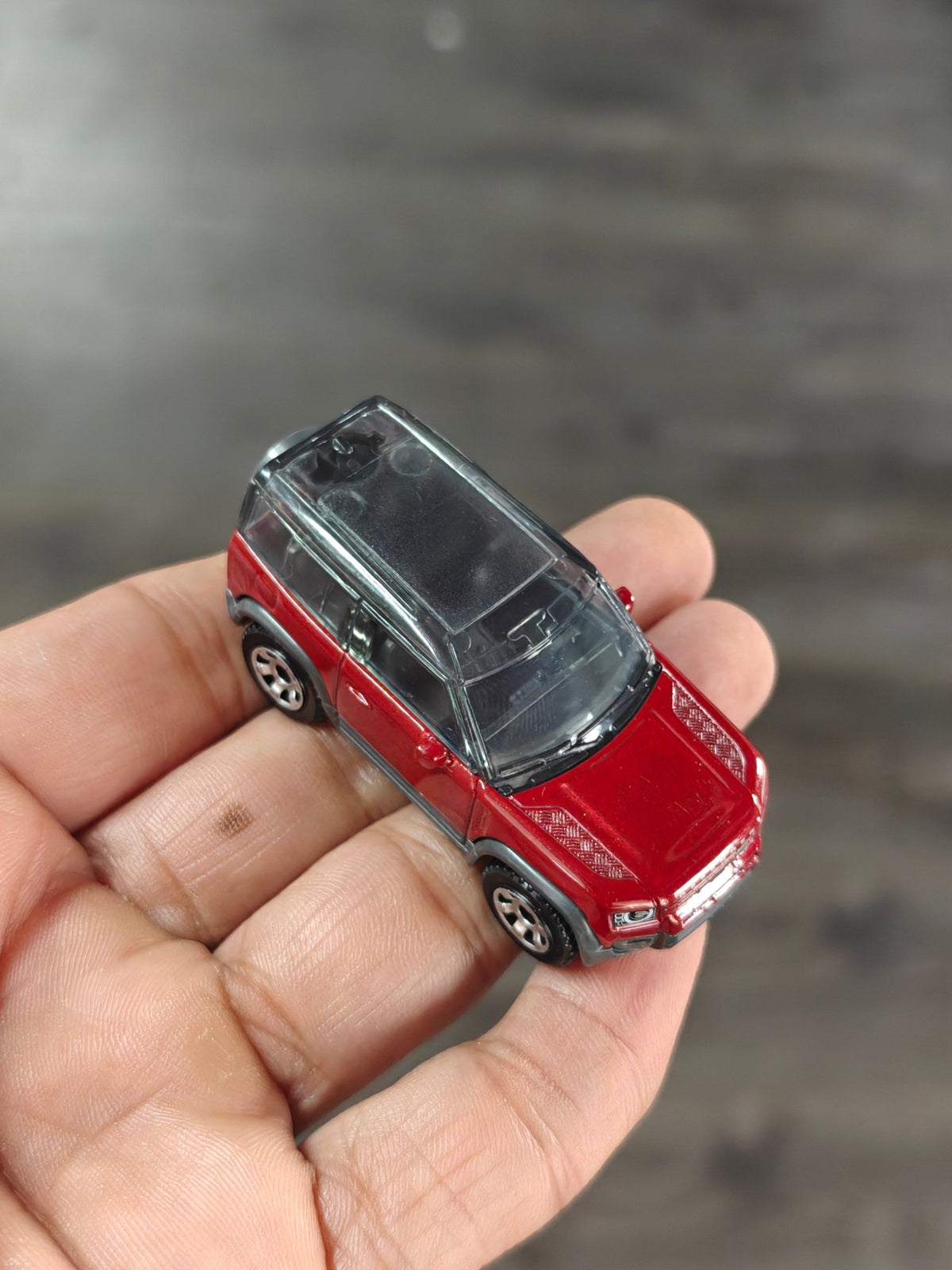 Matchbox 2020 Land Rover Defender 90 - Maroon (Uncarded - New) - Kinder Logs
