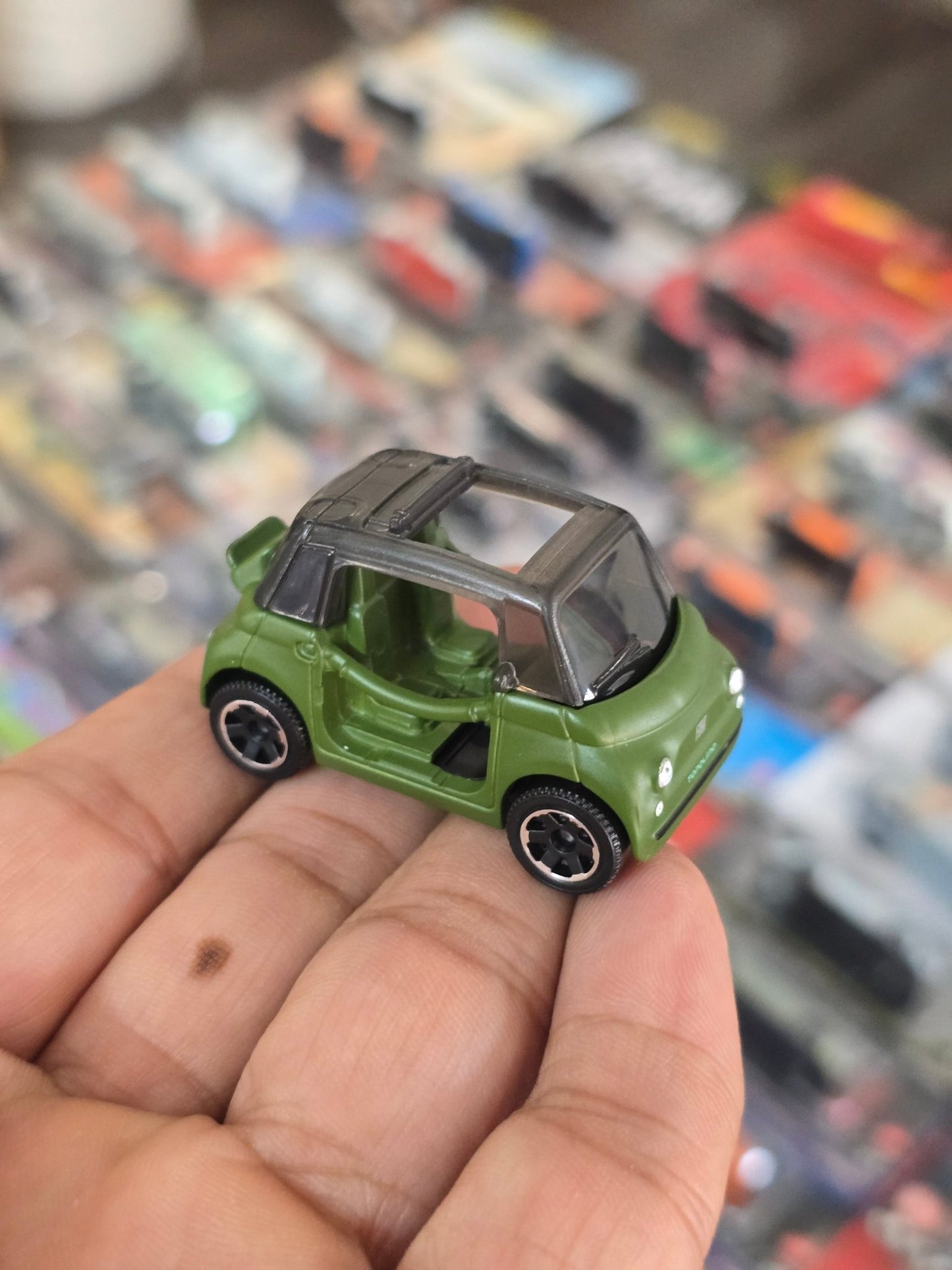 Matchbox 2024 Fiat 500 Topolino - Green (Uncarded) - Kinder Logs
