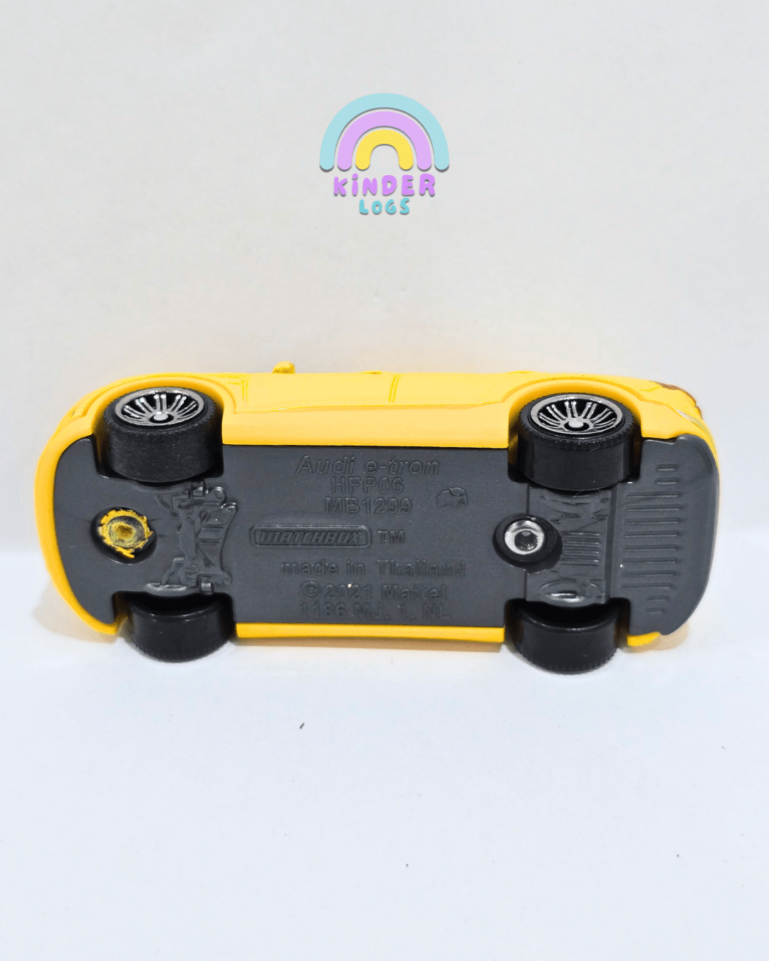 Matchbox Audi e - Tron EV - Yellow (Uncarded) - Kinder Logs