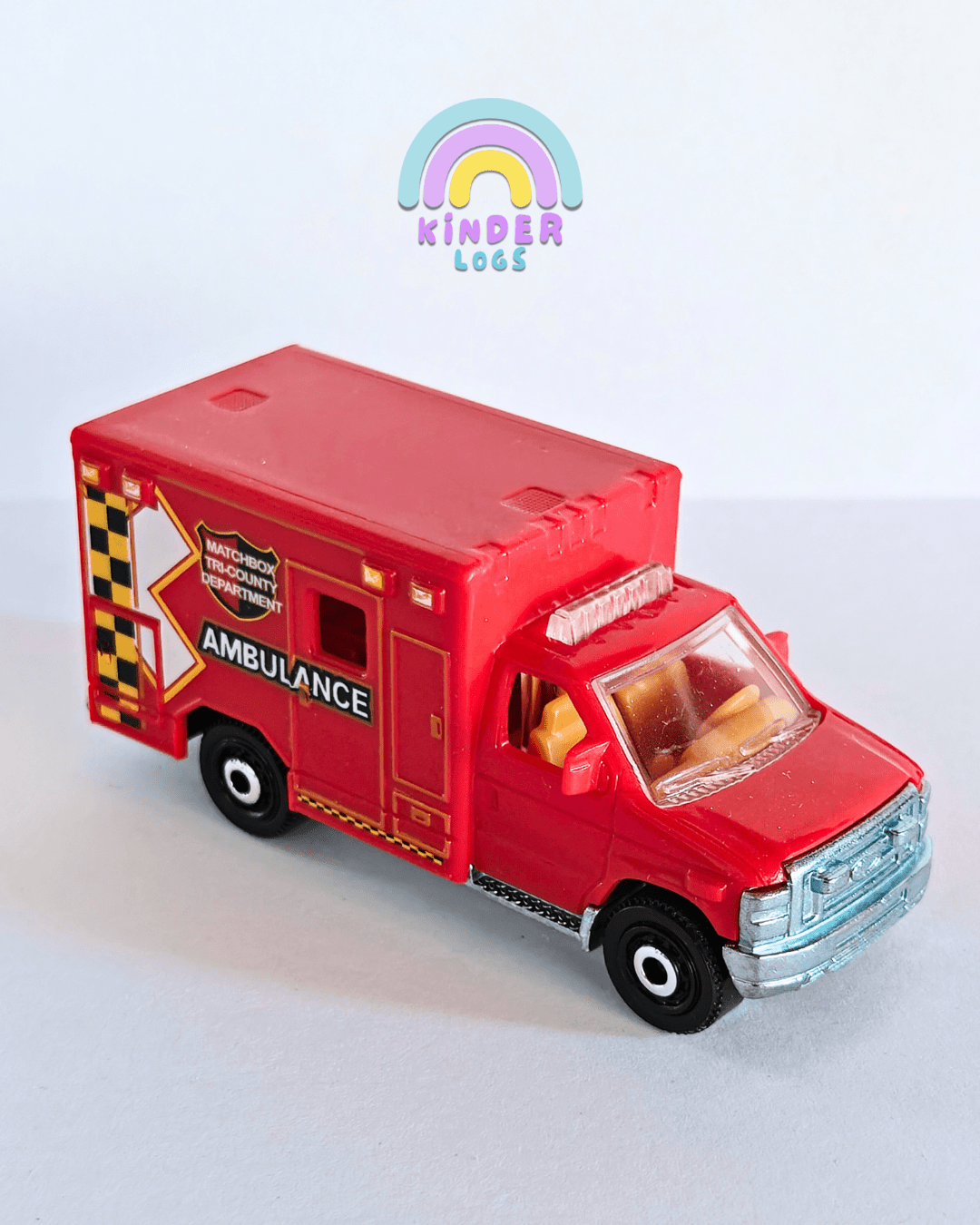 Matchbox Ford E-350 Ambulance (Uncarded) - Kinder Logs