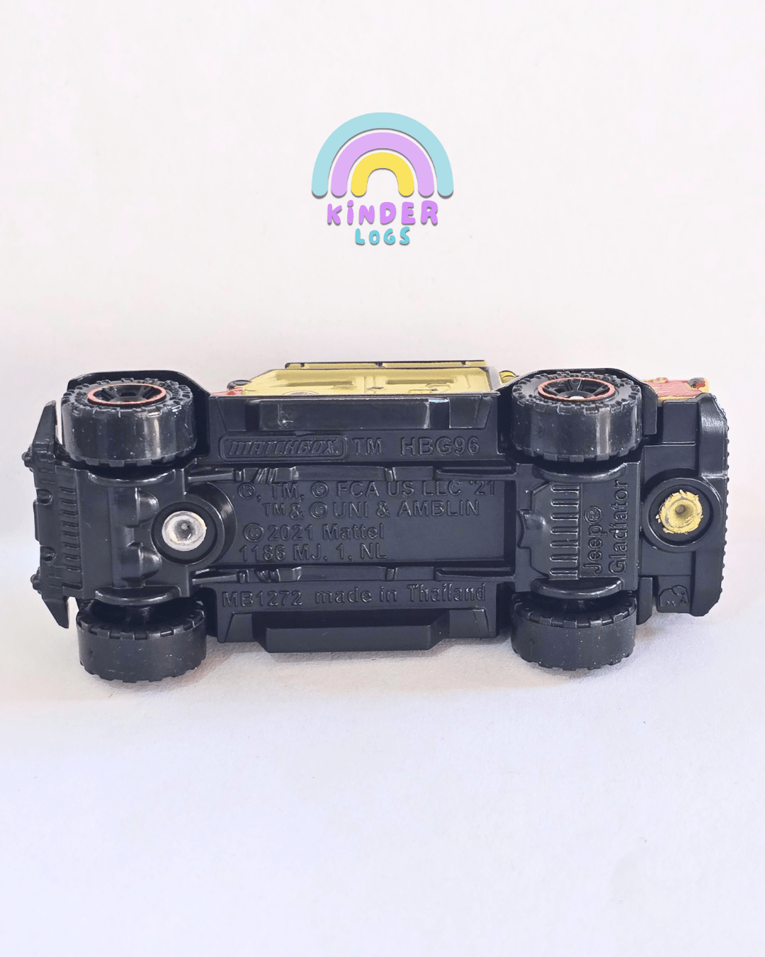 Matchbox Jeep Gladiator - Jurassic World Rebirth (Uncarded - New) - Kinder Logs