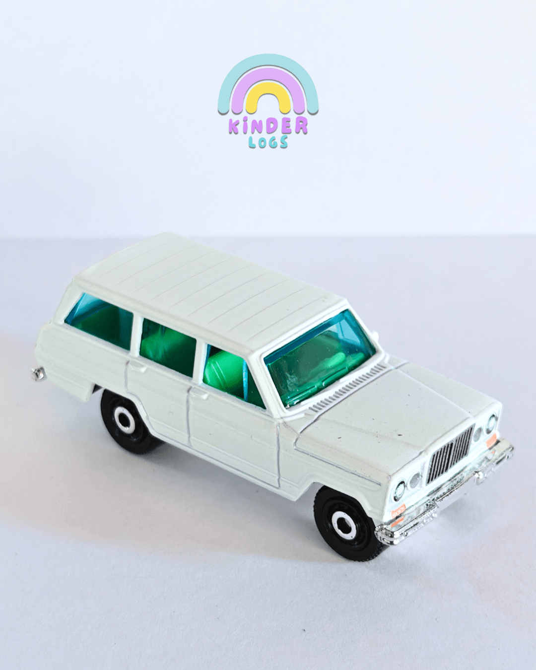 Matchbox Jeep Wagoneer - Minor Paint Issue (Uncarded) - Kinder Logs