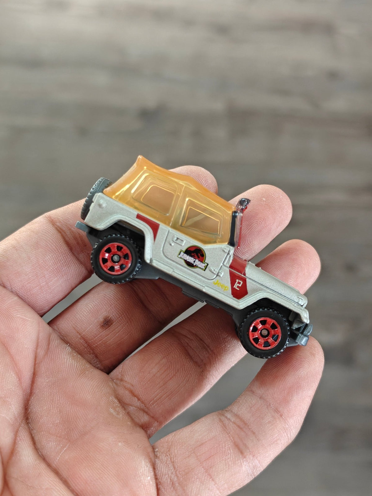 Matchbox Jeep Wrangler 12 - Jurassic World Rebirth (Uncarded - New) - Kinder Logs