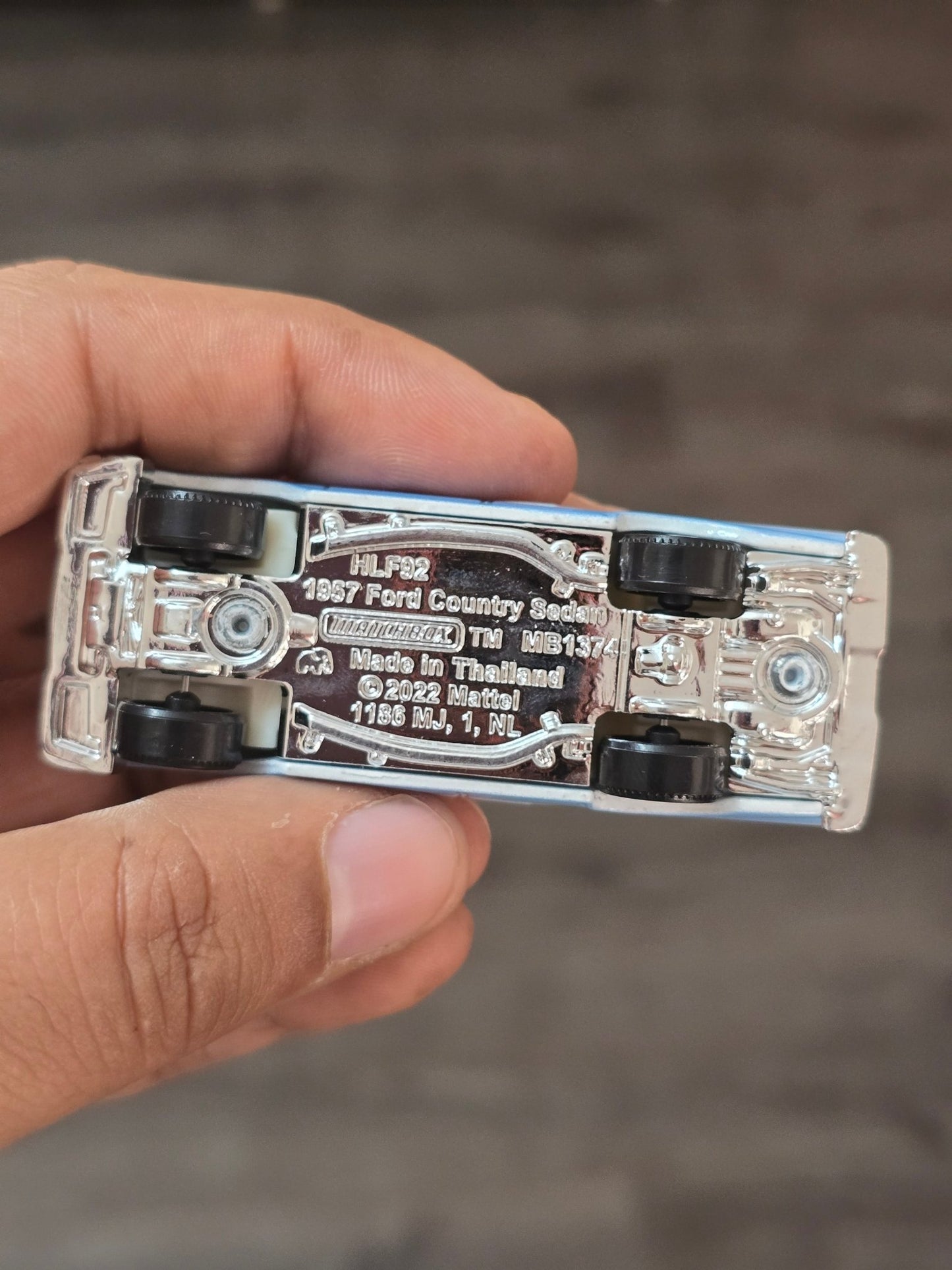 Matchbox Moving Parts 1957 Ford Country Sedan (Uncarded - New) - Kinder Logs