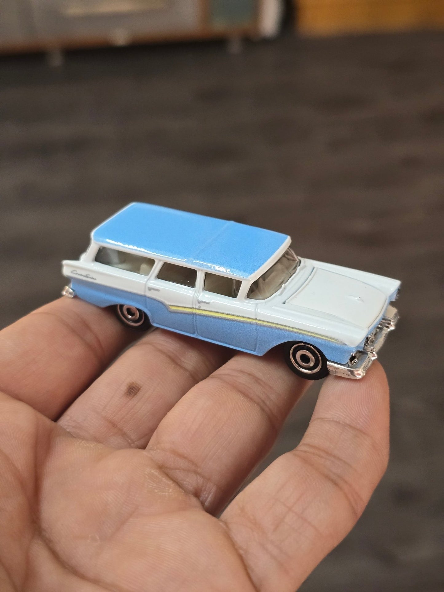 Matchbox Moving Parts 1957 Ford Country Sedan (Uncarded - New) - Kinder Logs