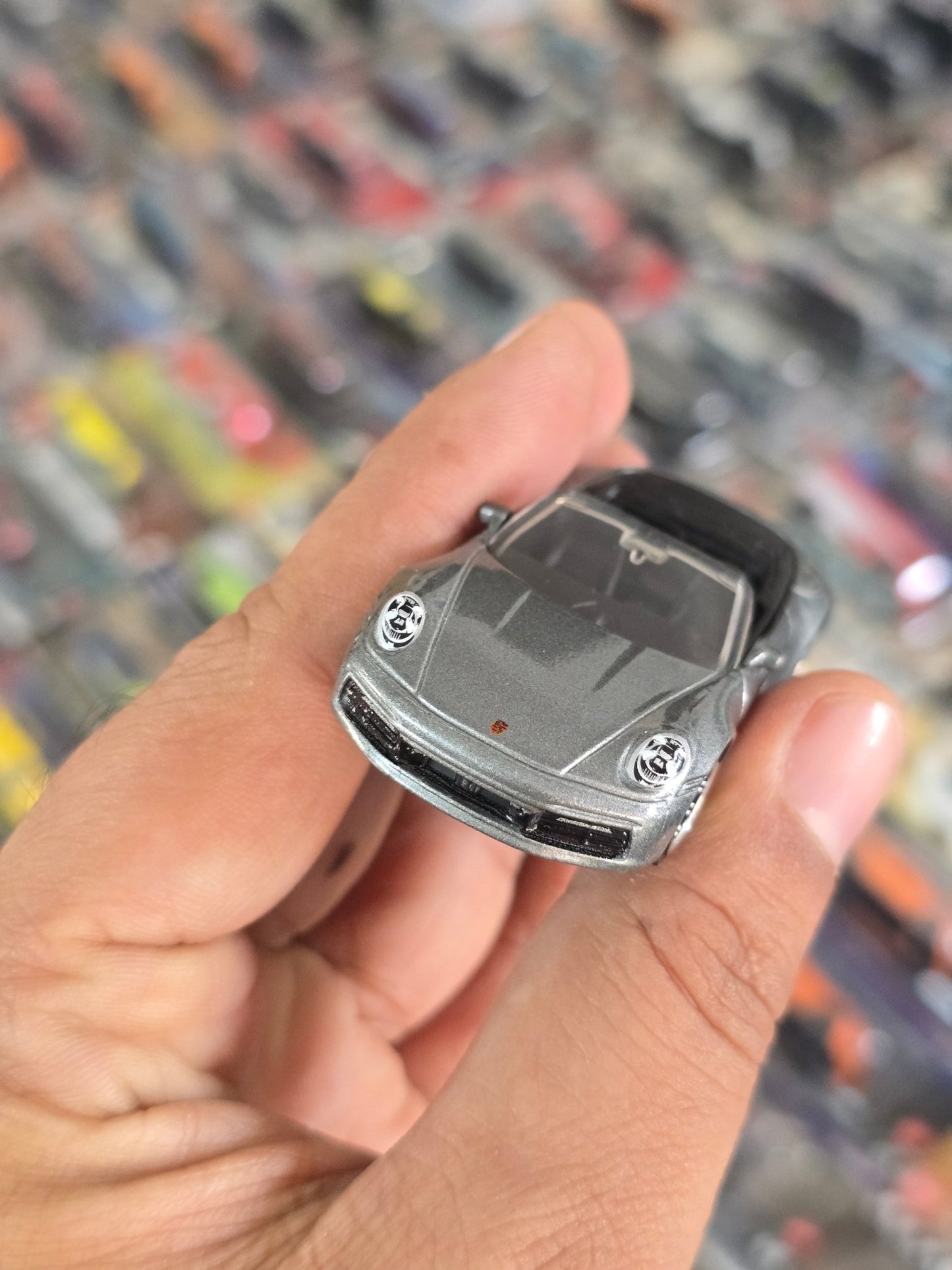 Matchbox Porsche 911 Carrera Cabriolet - Silver (Uncarded) - Kinder Logs