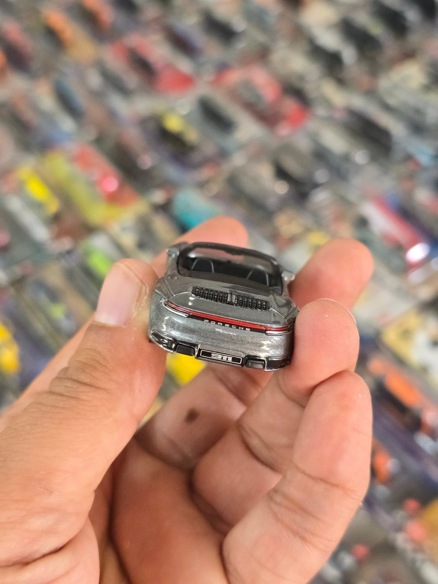 Matchbox Porsche 911 Carrera Cabriolet - Silver (Uncarded) - Kinder Logs