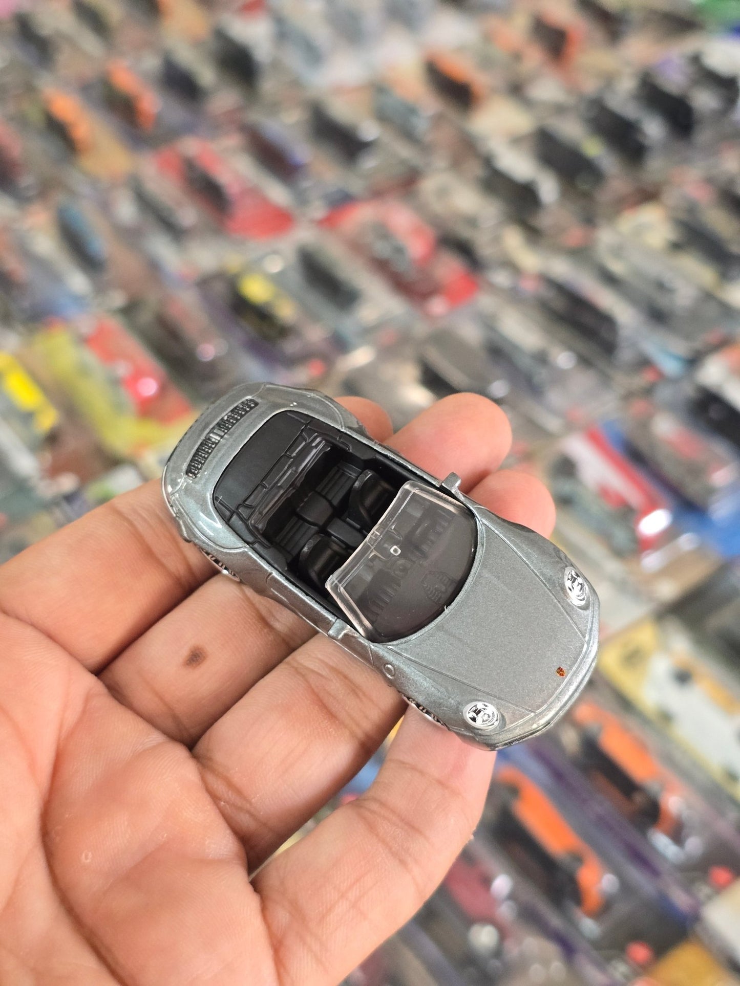 Matchbox Porsche 911 Carrera Cabriolet - Silver (Uncarded) - Kinder Logs