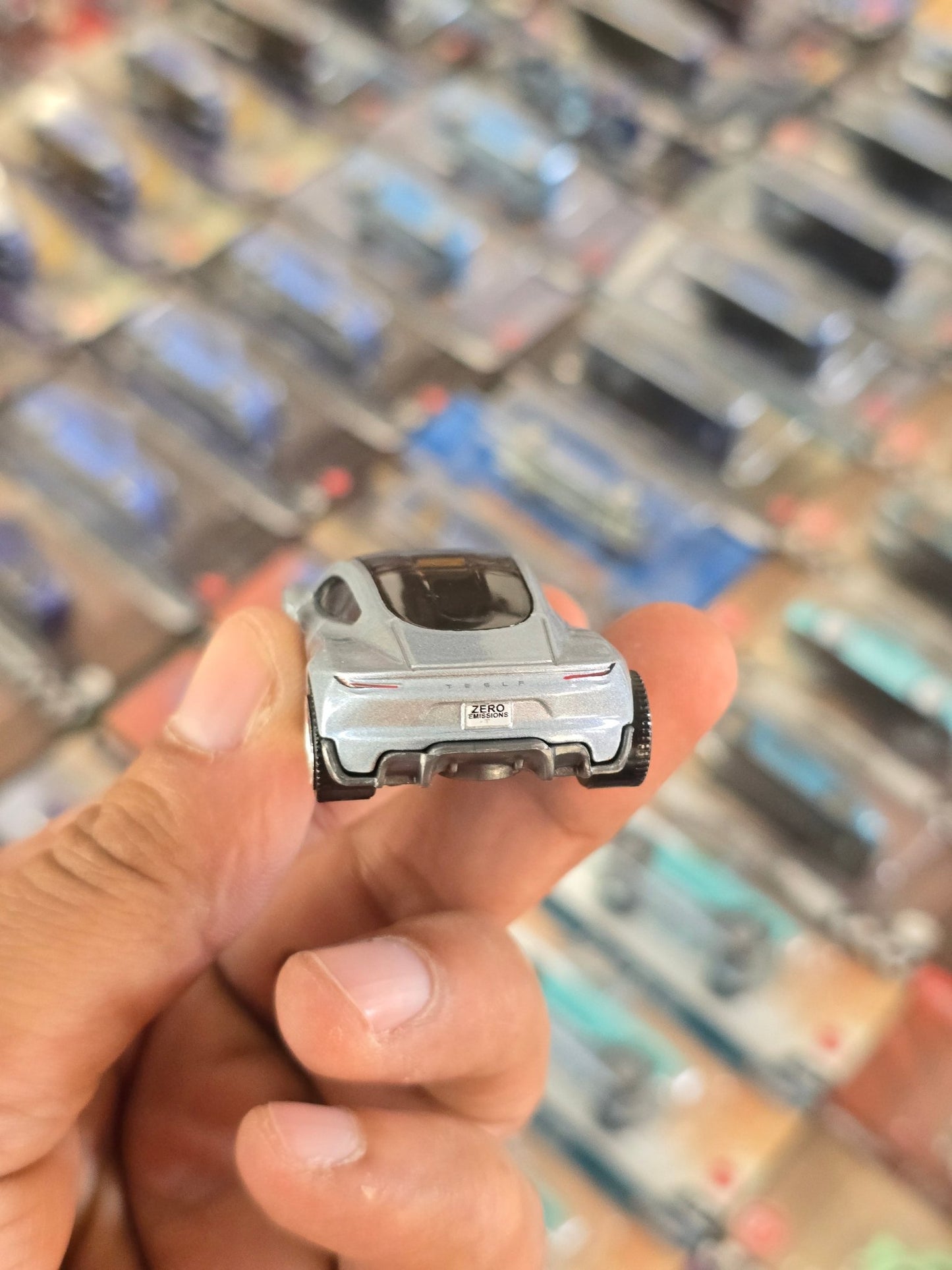 Matchbox Tesla Roadster (Uncarded) - Kinder Logs