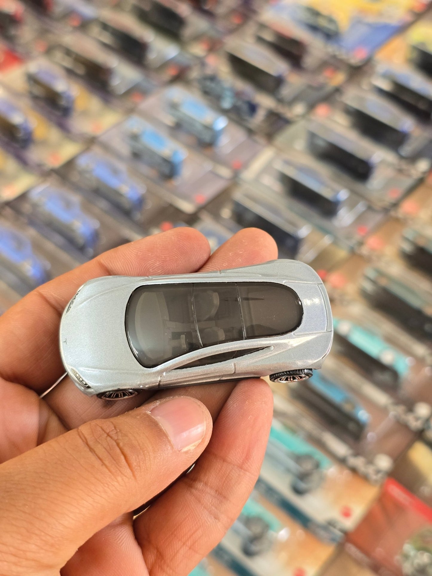 Matchbox Tesla Roadster (Uncarded) - Kinder Logs