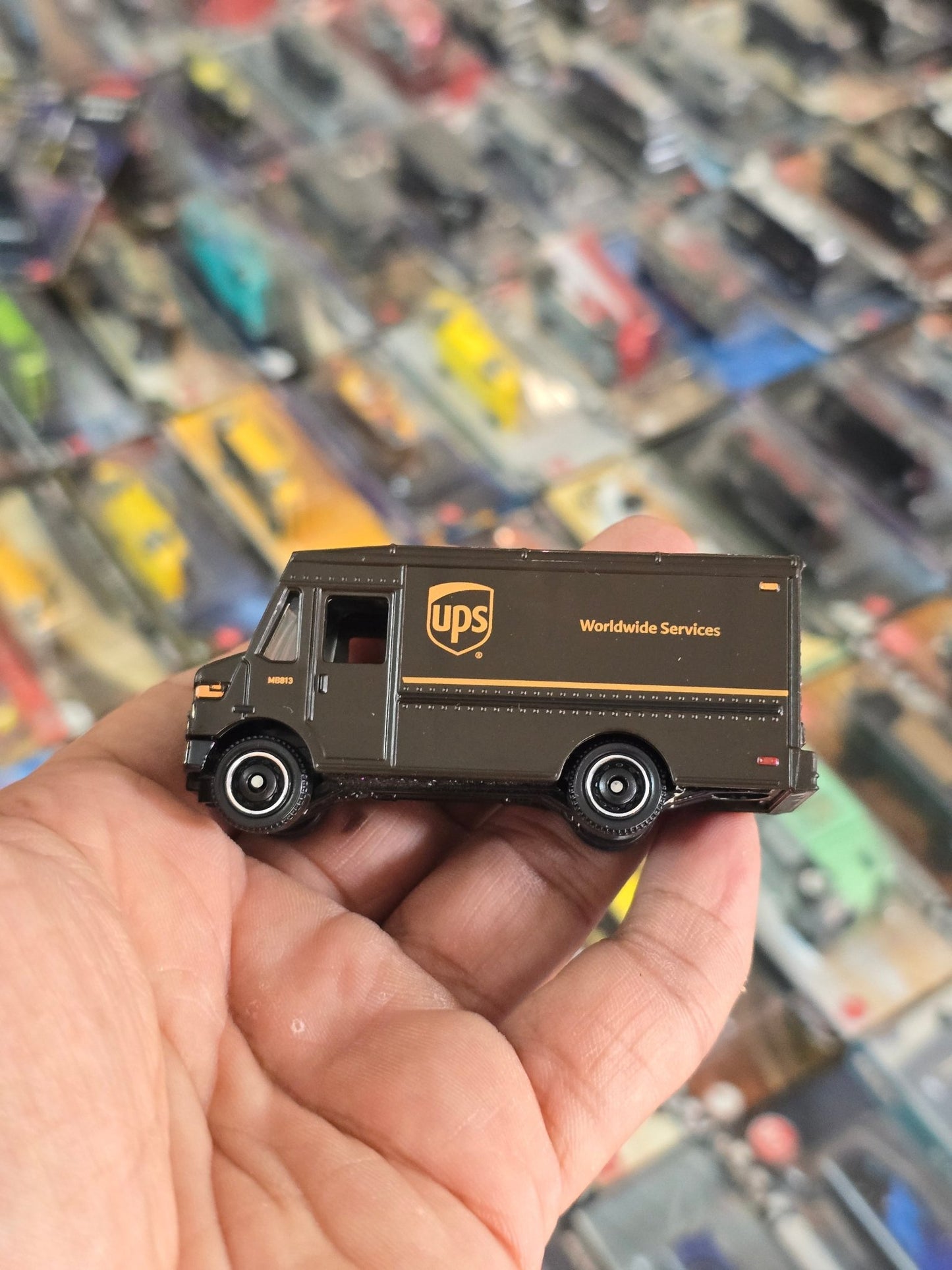 Matchbox UPS Express Delivery Van (Uncarded) - Kinder Logs