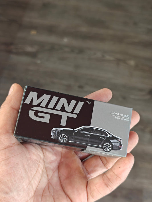 Mini GT BMW i7 xDrive60 - Black Sapphire (Open Box) - Kinder Logs