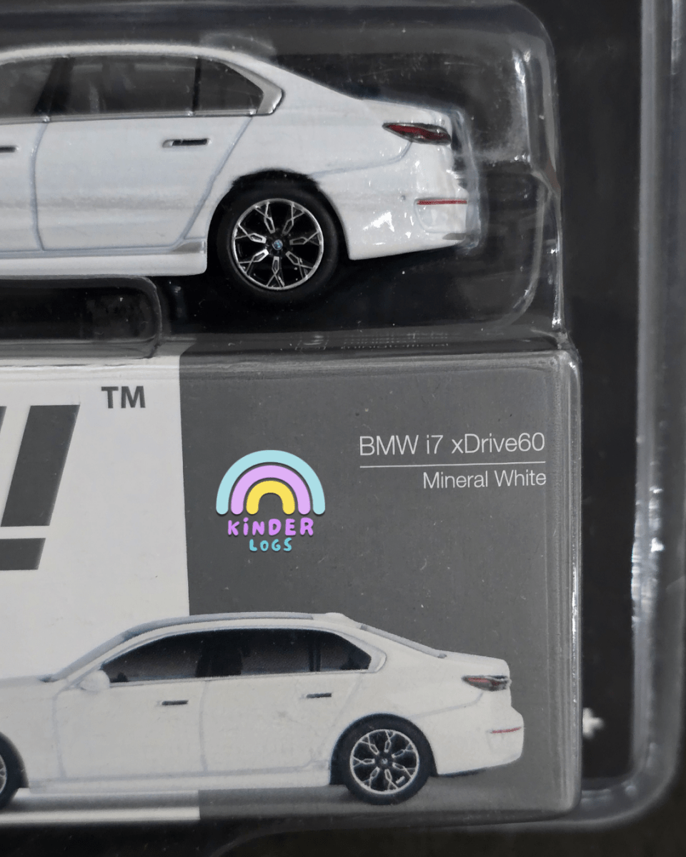Mini GT BMW i7 xDrive60 - Mineral White - Blister Pack - Kinder Logs