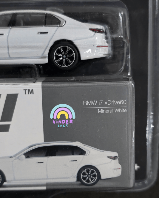 Mini GT BMW i7 xDrive60 - Mineral White - Blister Pack - Kinder Logs