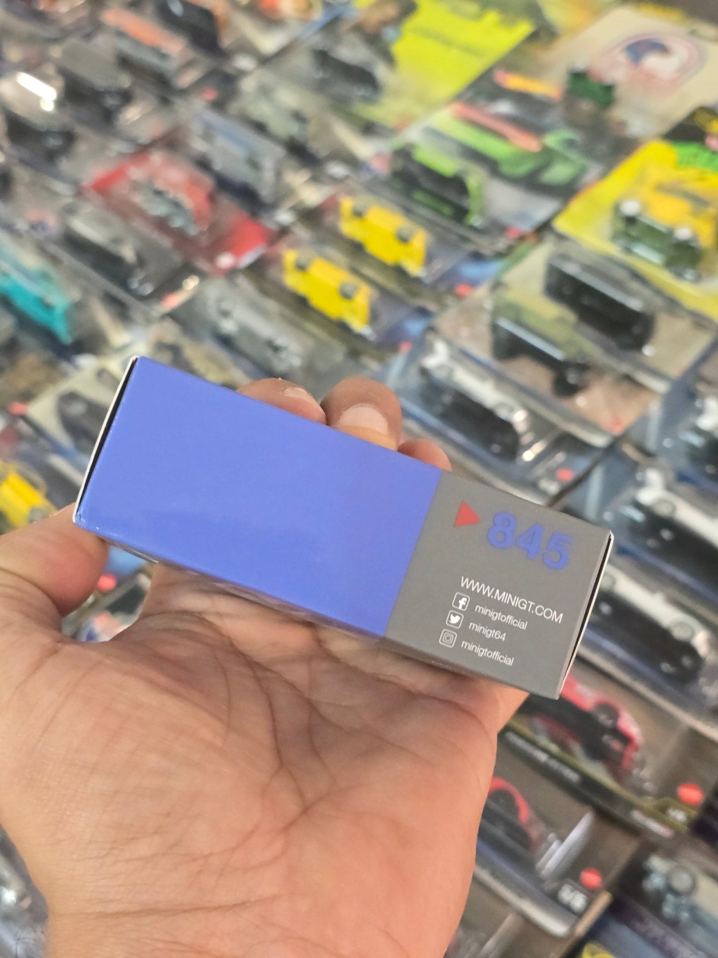Mini GT BMW M4 Competition - Portimao Blue (Open Box) - Kinder Logs