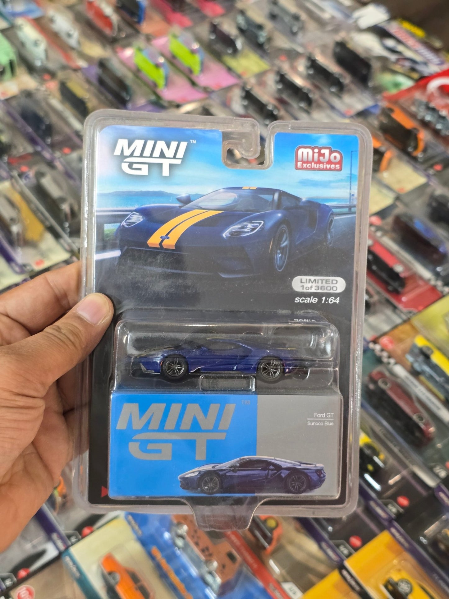 Mini GT Ford GT - Sunoco Blue - Mijo Exclusives - Kinder Logs