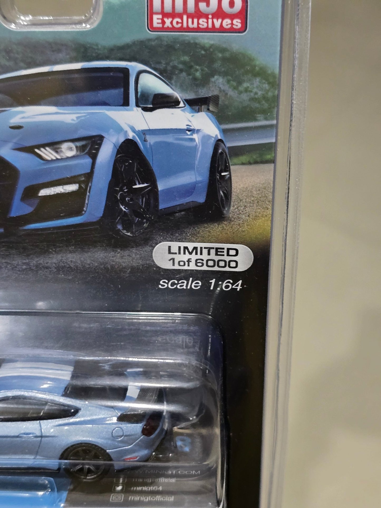 Mini GT Ford Mustang Shelby GT500 - Heritage Edition - Mijo Exclusives - Kinder Logs