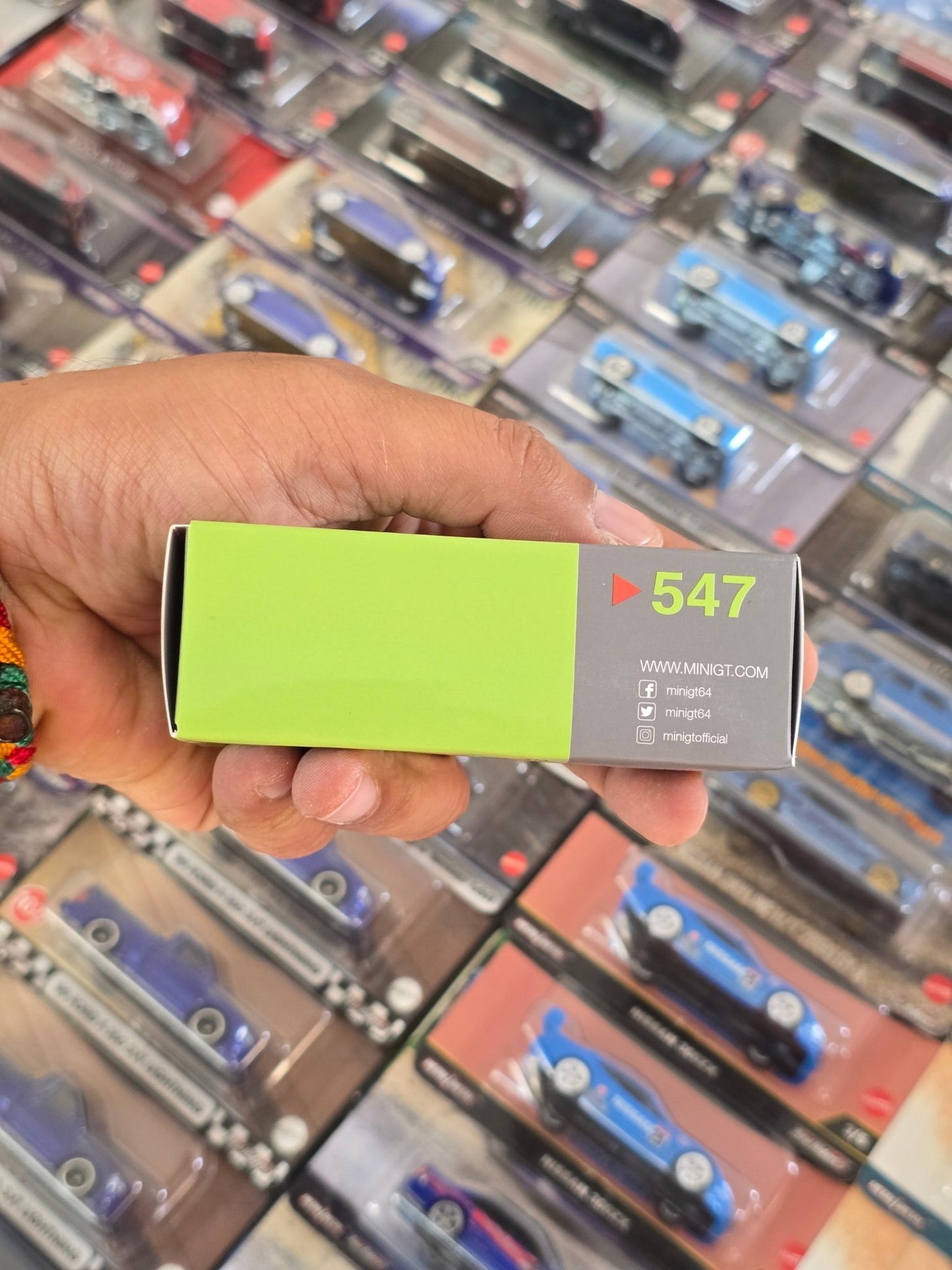 Mini GT Lamborghini Huracan STO - Verde Citrea (Open Box) - Kinder Logs