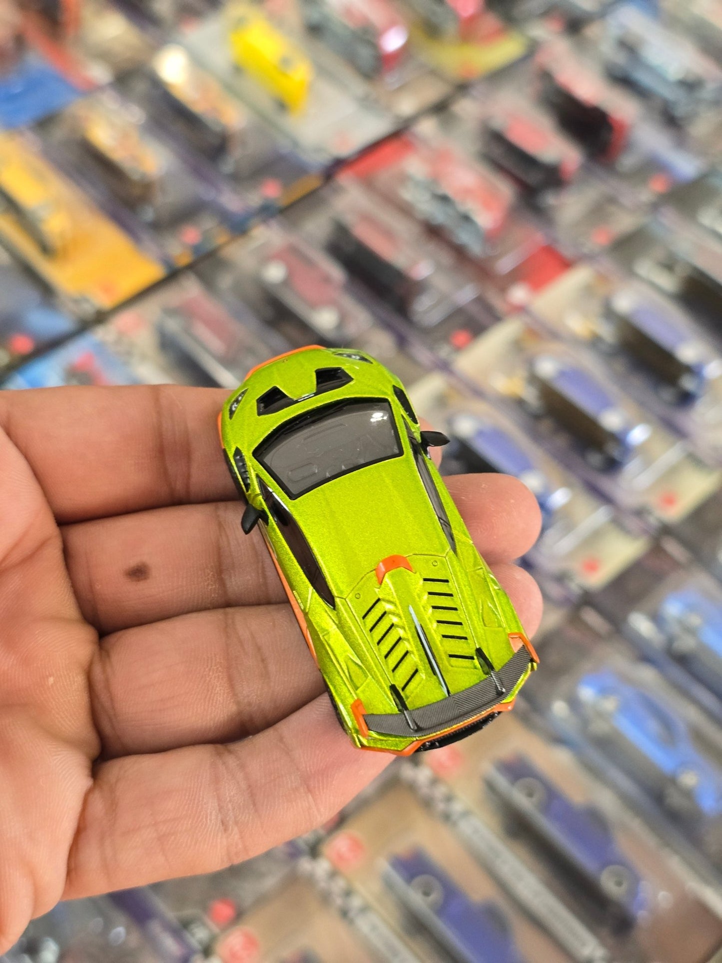 Mini GT Lamborghini Huracan STO - Verde Citrea (Open Box) - Kinder Logs