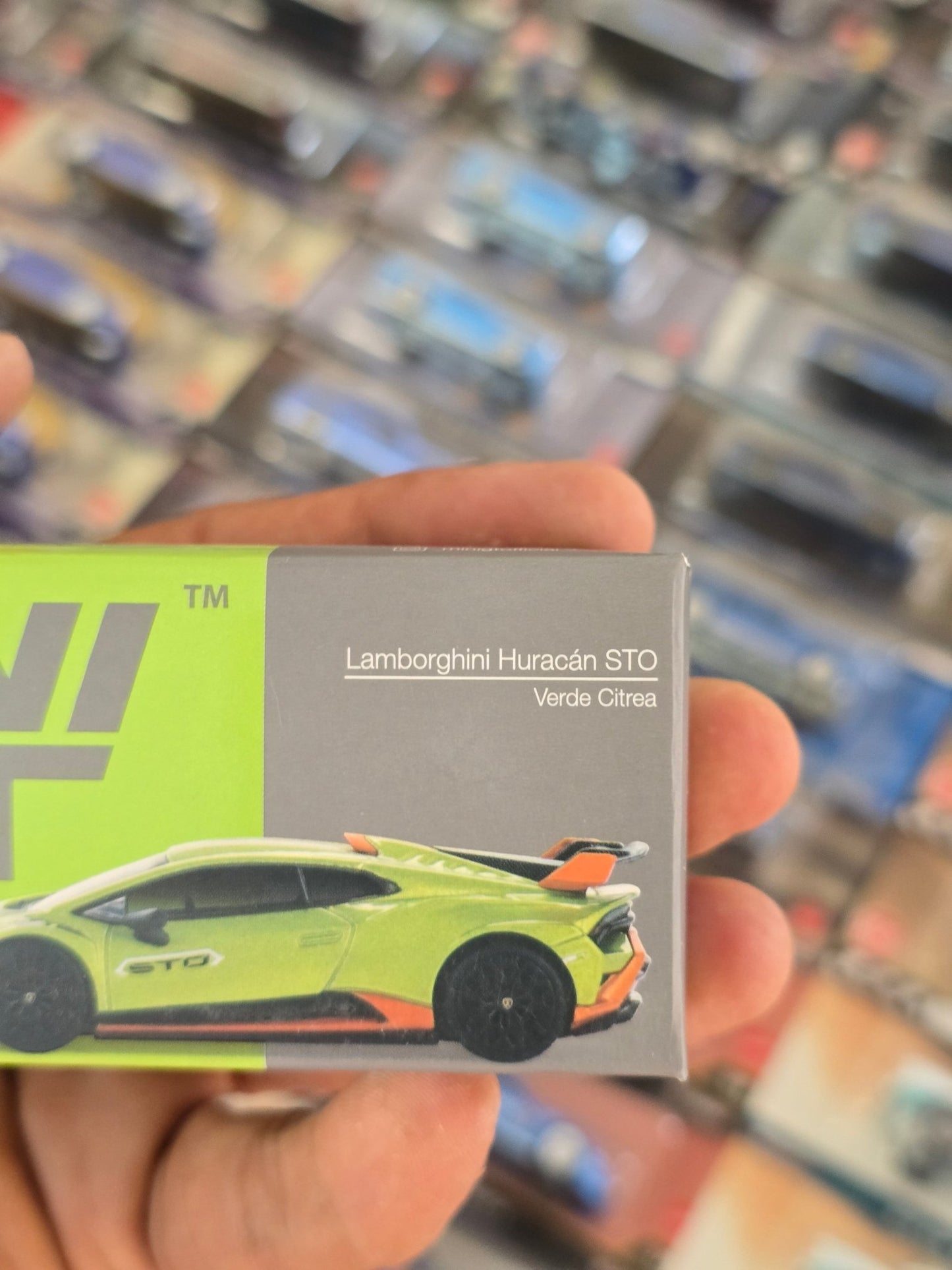 Mini GT Lamborghini Huracan STO - Verde Citrea (Open Box) - Kinder Logs