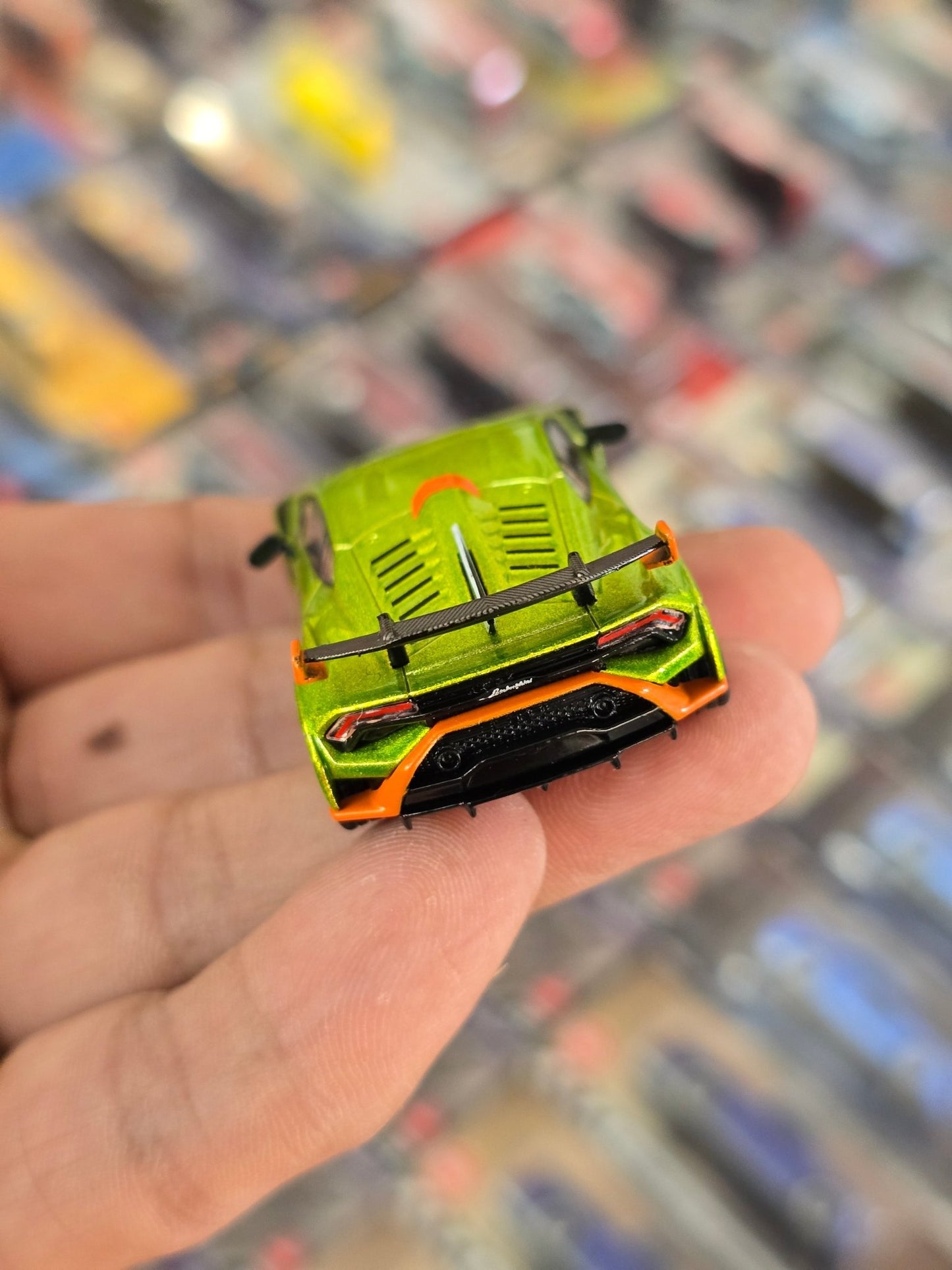 Mini GT Lamborghini Huracan STO - Verde Citrea (Open Box) - Kinder Logs