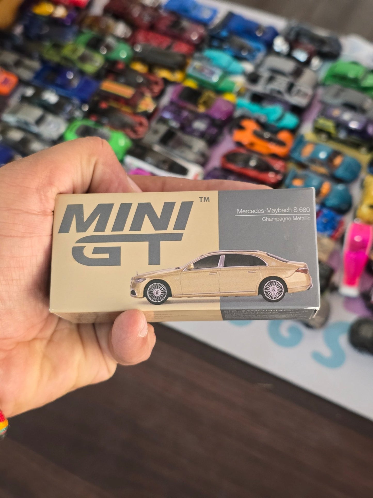 Mini GT Mercedes - Maybach S680 (Open Box) - Kinder Logs