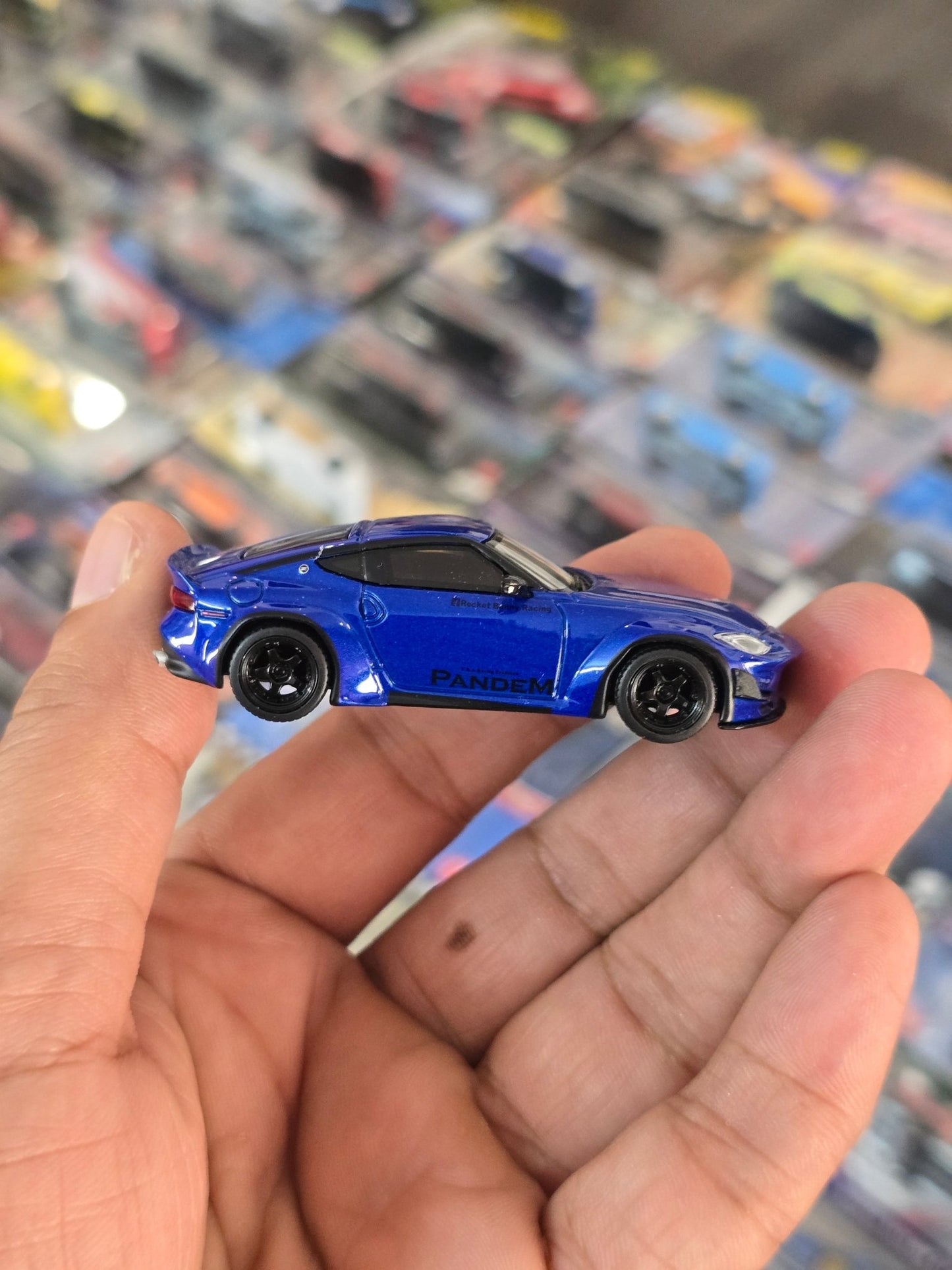 Mini GT Nissan Fairlady Z Pandem - Seiran Blue (Open Box) - Kinder Logs