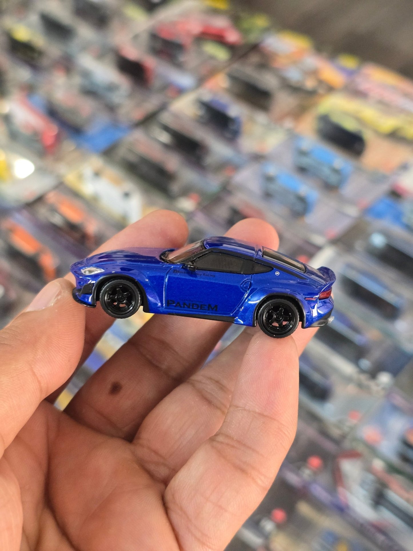 Mini GT Nissan Fairlady Z Pandem - Seiran Blue (Open Box) - Kinder Logs