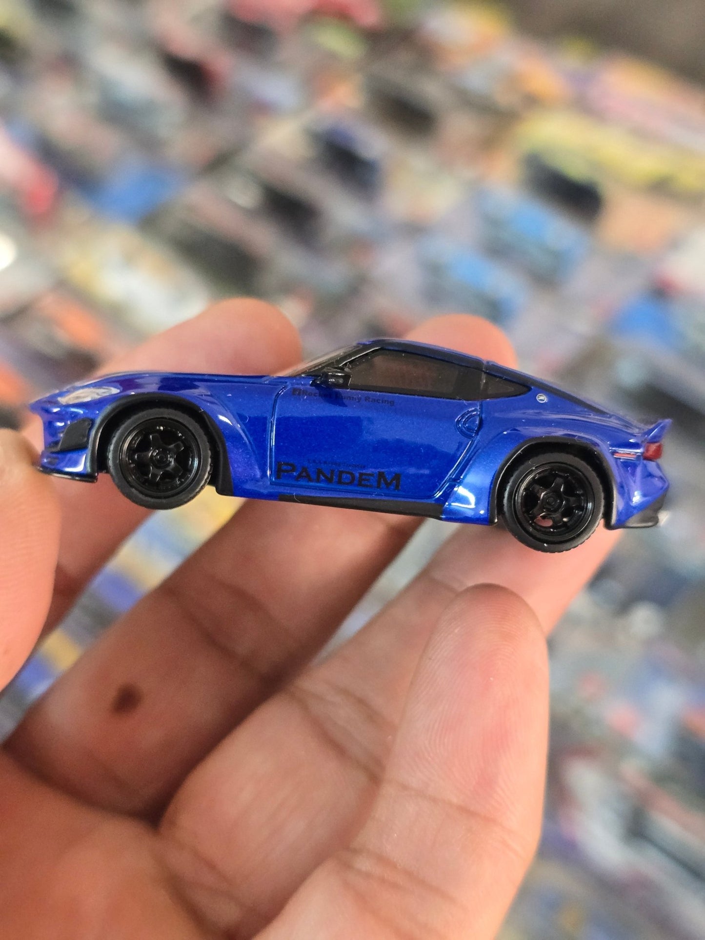 Mini GT Nissan Fairlady Z Pandem - Seiran Blue (Open Box) - Kinder Logs