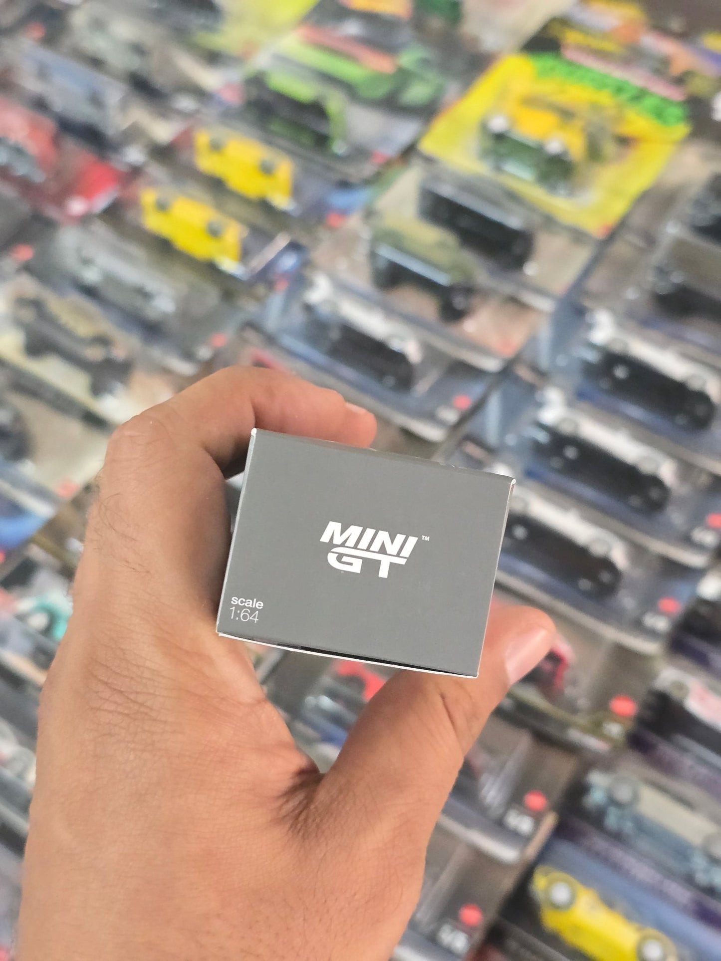 Mini GT Nissan GT - R NISMO GT3 23 KCMG - Open Box - Kinder Logs