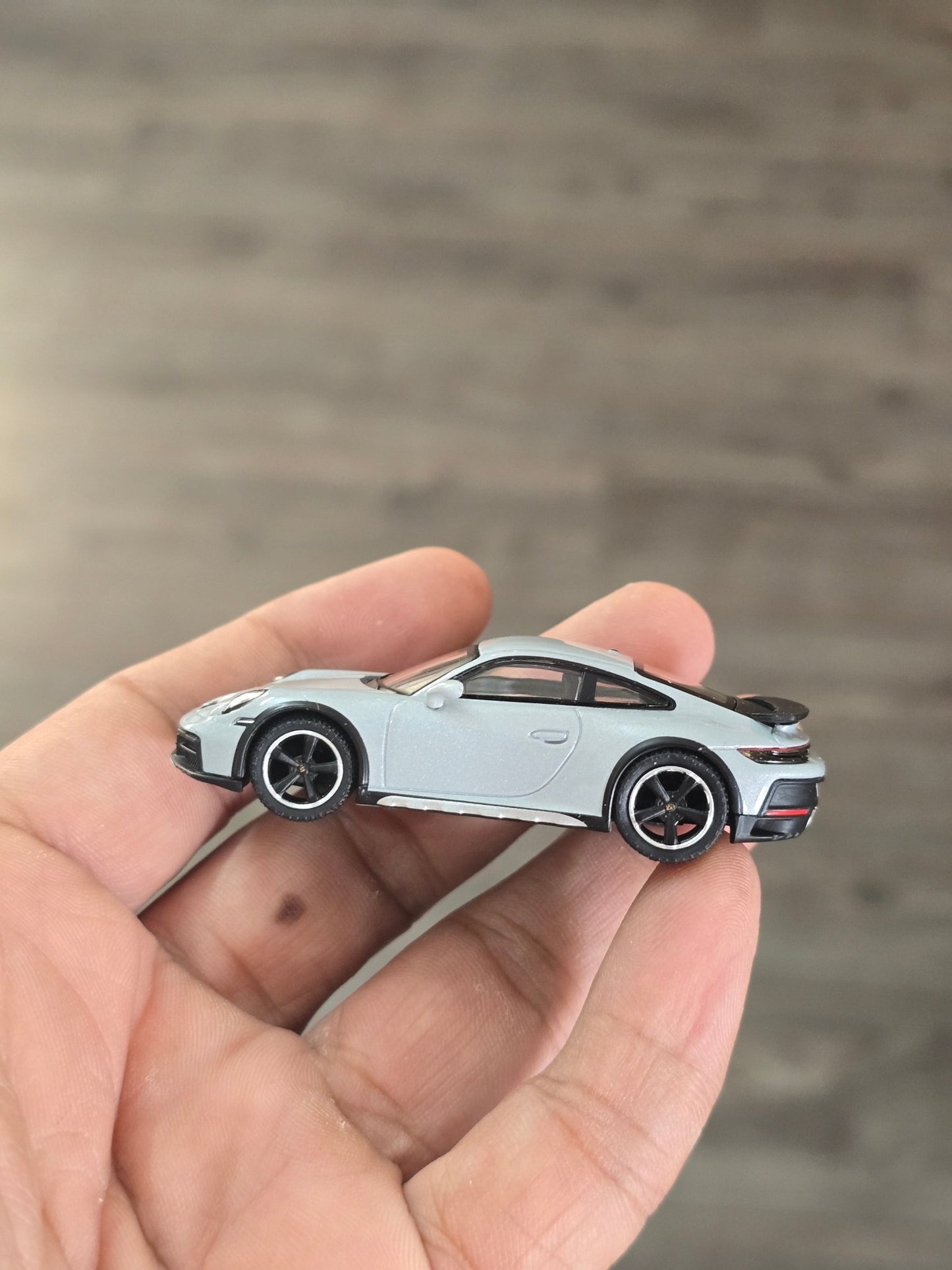 Mini GT Porsche 911 Dakar - Ice Gray Metallic (Open Box) - Kinder Logs