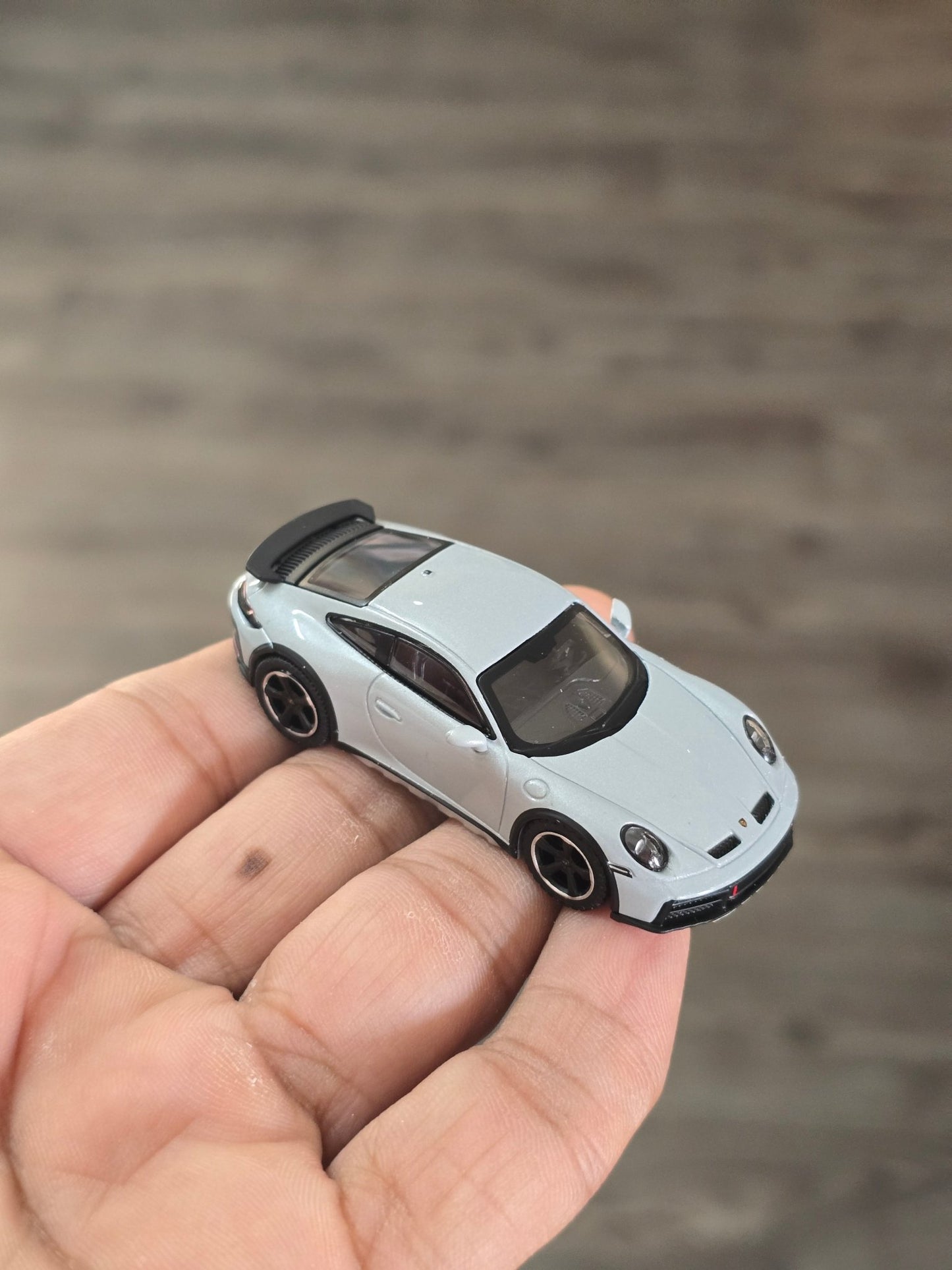 Mini GT Porsche 911 Dakar - Ice Gray Metallic (Open Box) - Kinder Logs