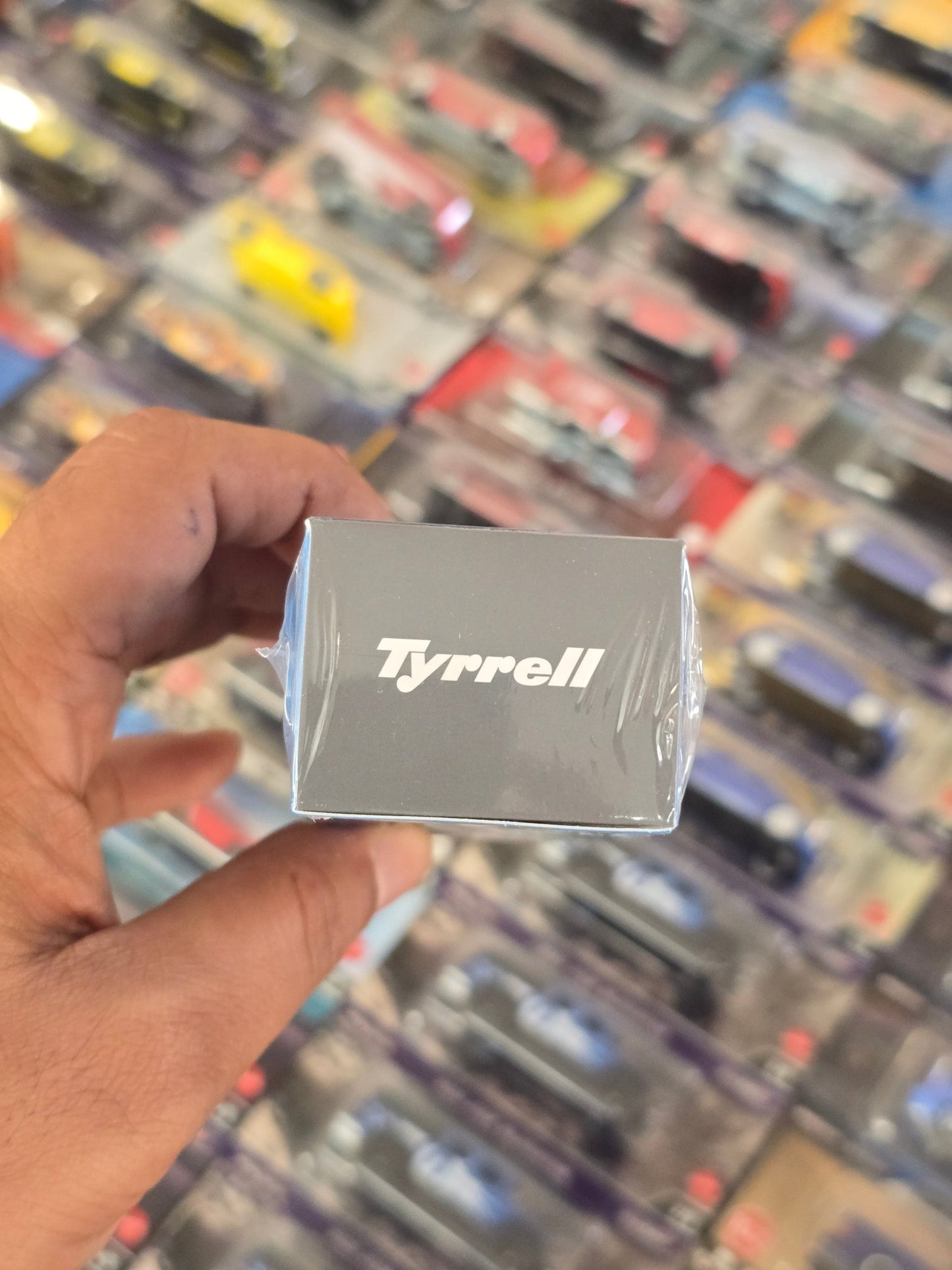 Mini GT Tyrrell P34 #3 Jody Scheckter - 1976 Swedish GP Winner (Sealed Box) - Kinder Logs