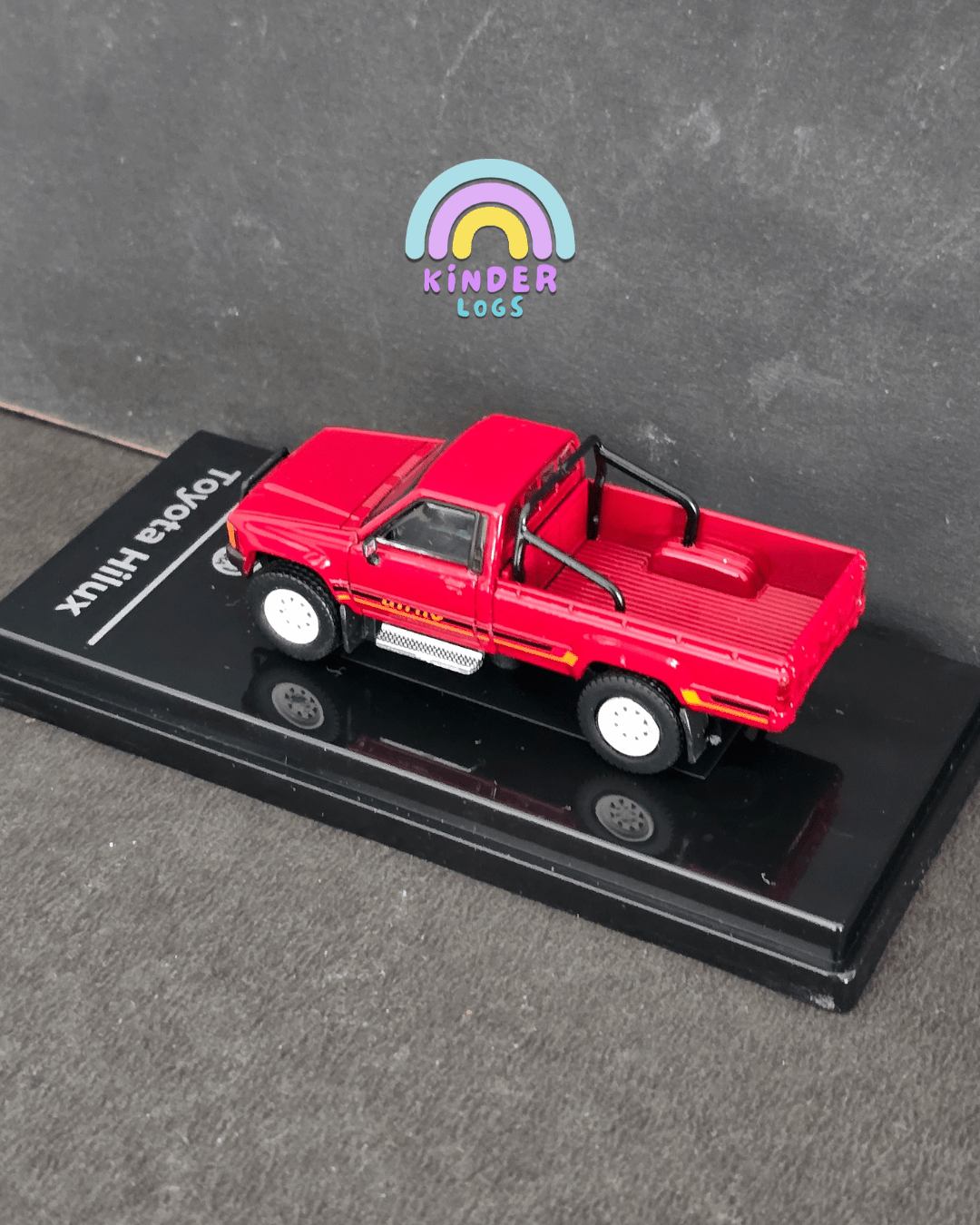 Para64 1984 Toyota Hilux Single Cab (Red) - Kinder Logs