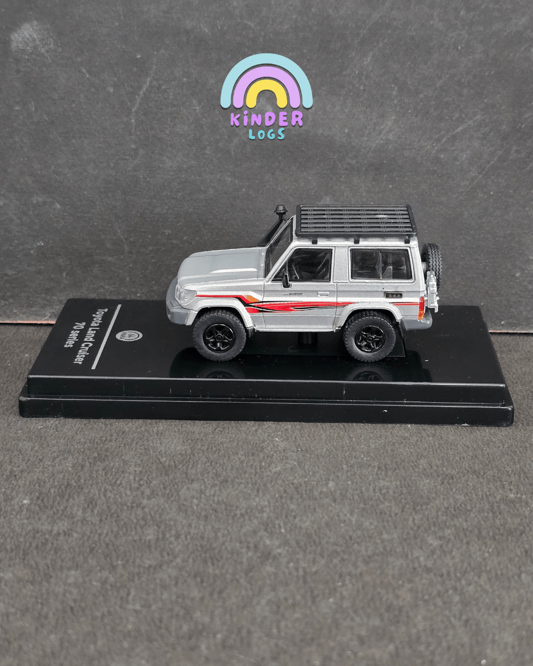 Para64 2014 Toyota Land Cruiser LC 71 (Silver) - Kinder Logs