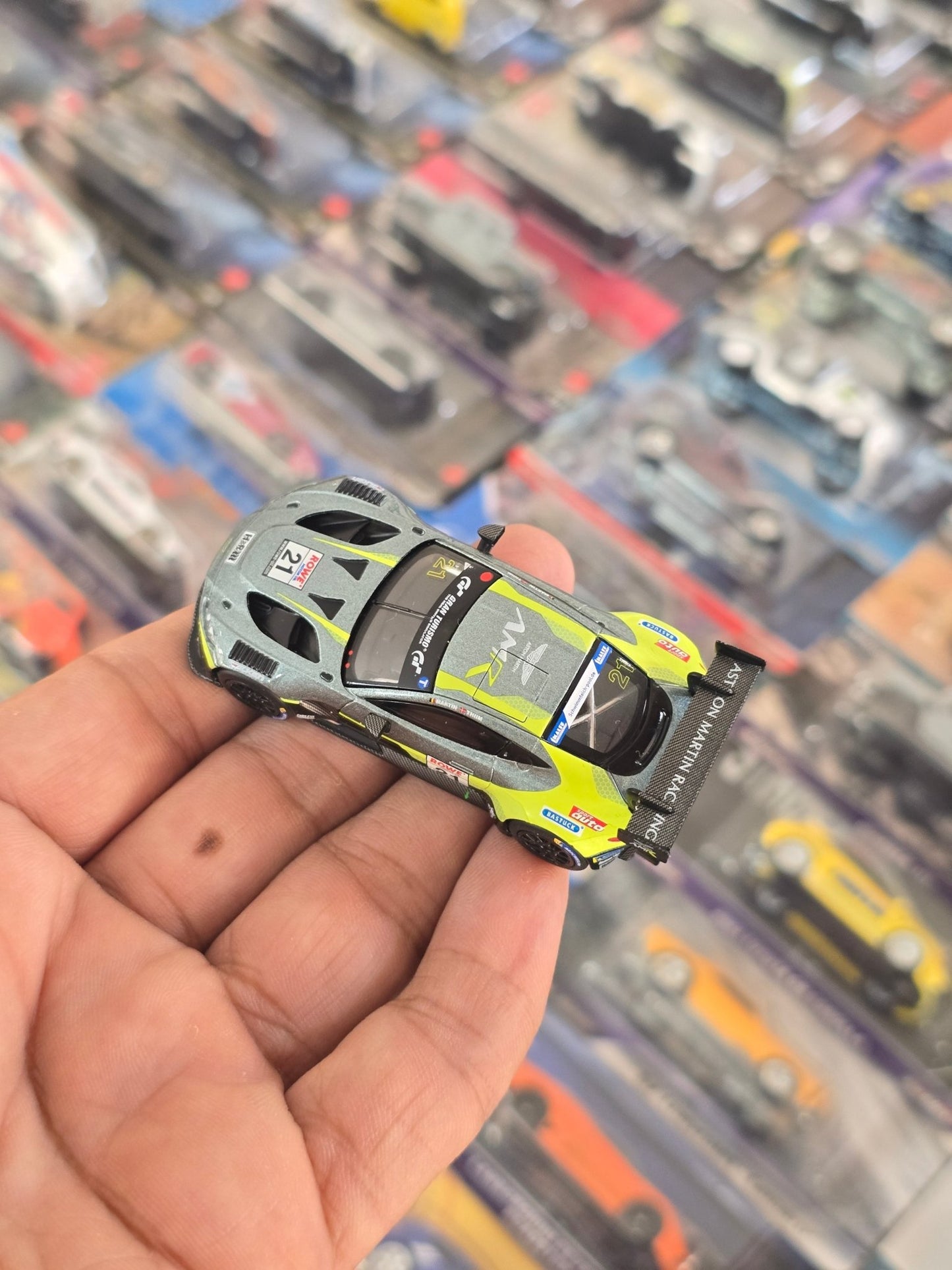 Pop Race Aston Martin GT3 (Open Box) - Kinder Logs