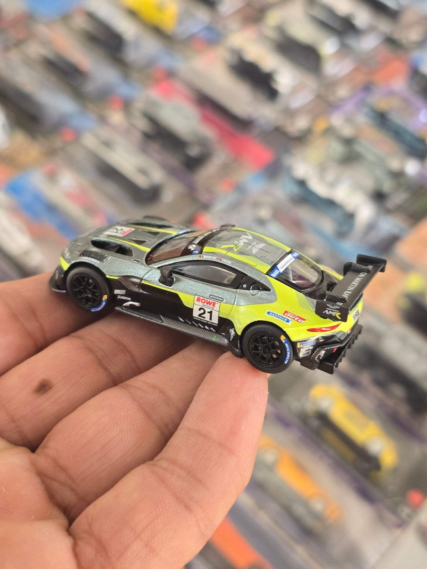Pop Race Aston Martin GT3 (Open Box) - Kinder Logs