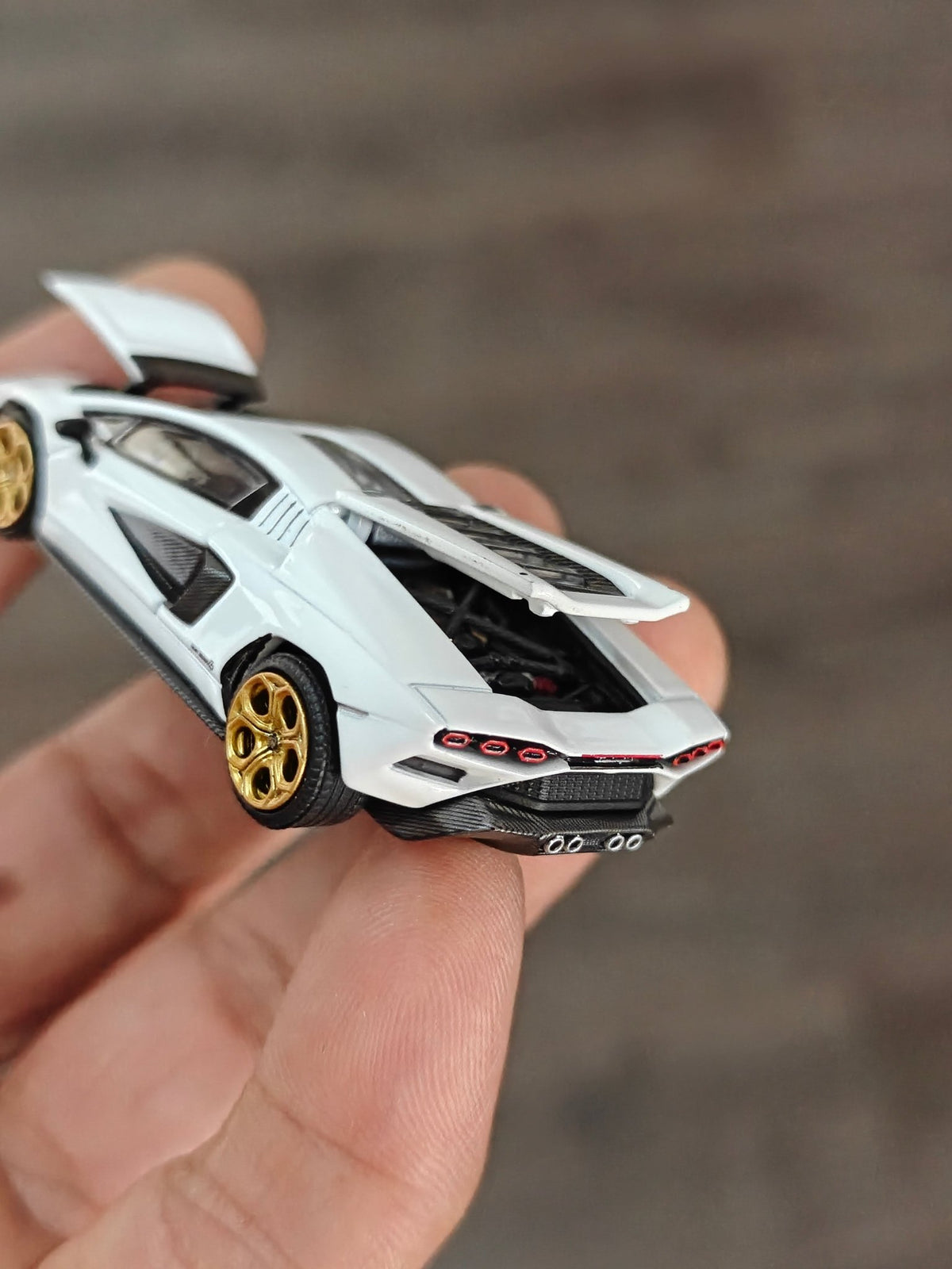 Pop Race Lamborghini Countach LPI 800 - 4 - White (Open Box) - Kinder Logs