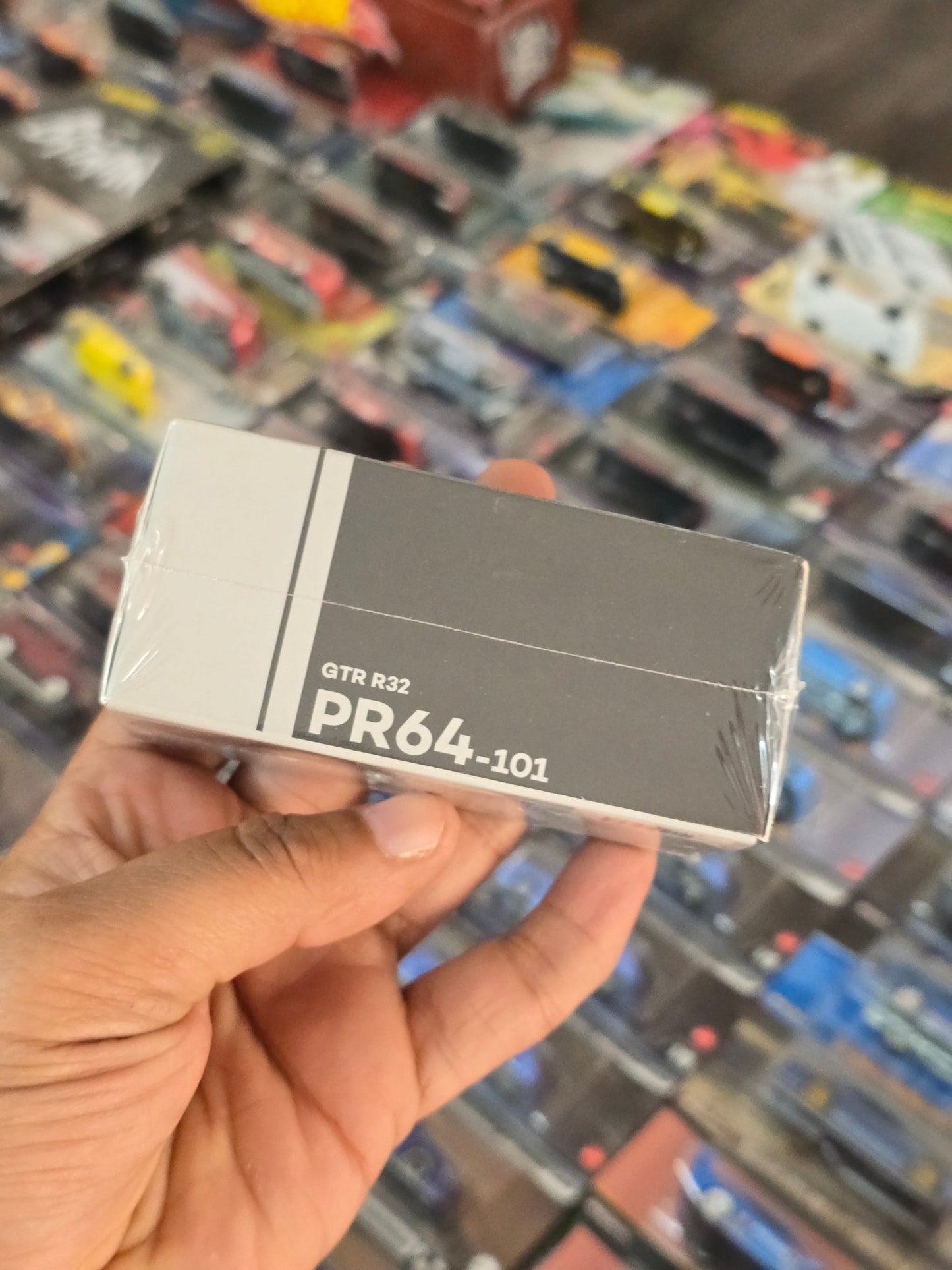 Pop Race Nissan Skyline GT - R R32 (PR64 - 101) - Sealed Box - Kinder Logs