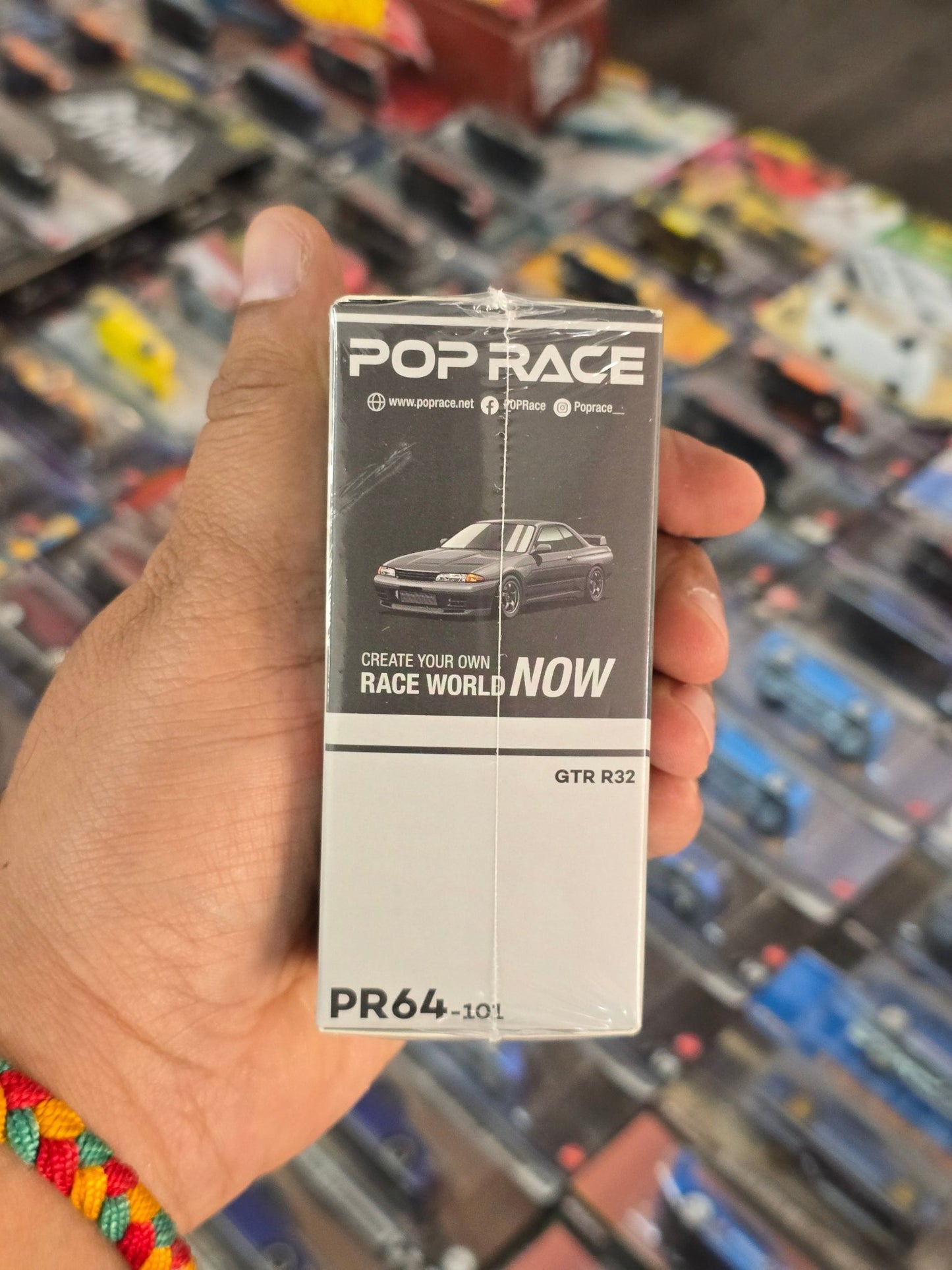 Pop Race Nissan Skyline GT - R R32 (PR64 - 101) - Sealed Box - Kinder Logs