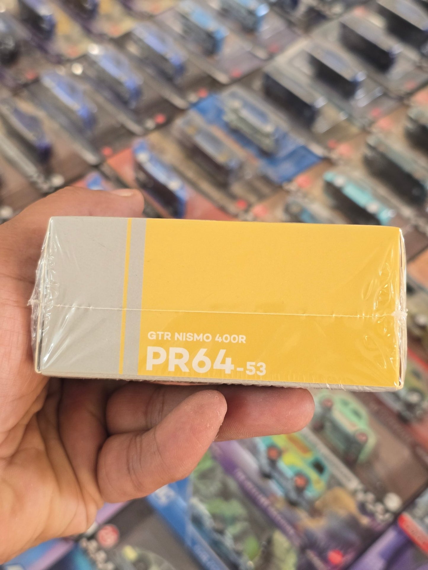 Pop Race Nissan Skyline GT - R R33 Nismo 400R (Yellow) - Sealed Box - Kinder Logs
