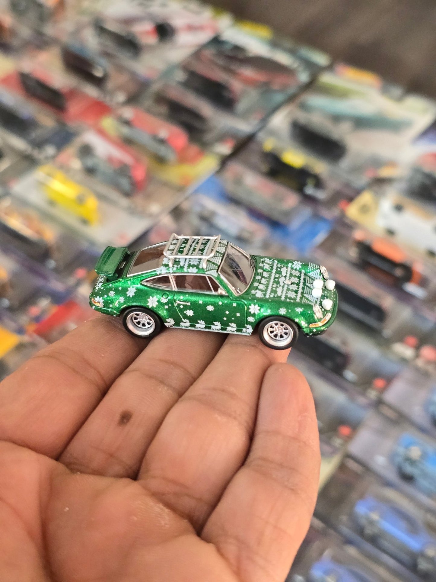 Pop Race Porsche 911 Singer Christmas Edition (Open Box) - Kinder Logs