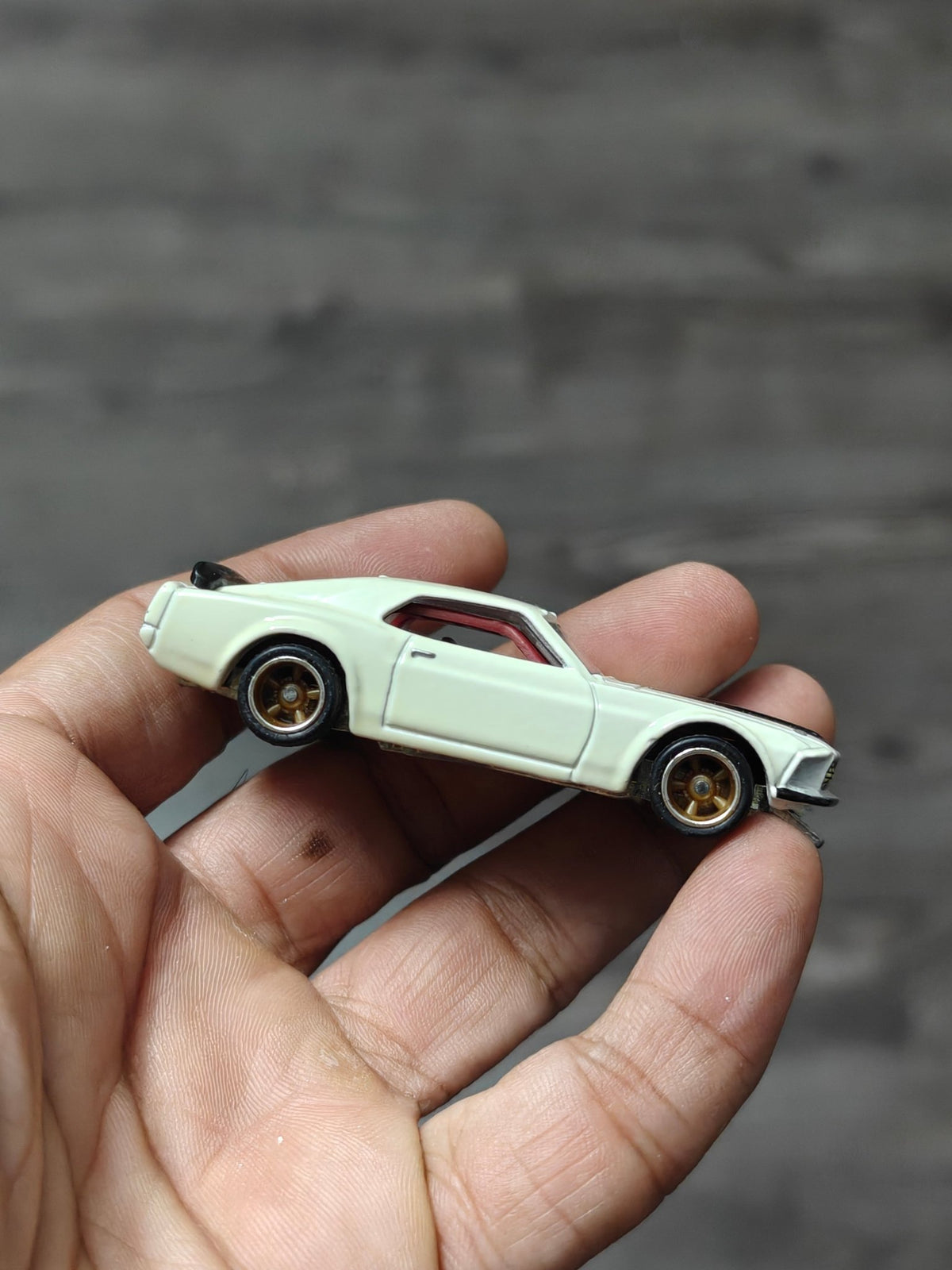 Premium Hot Wheels 1969 Ford Mustang Boss 302 (Uncarded) - Kinder Logs