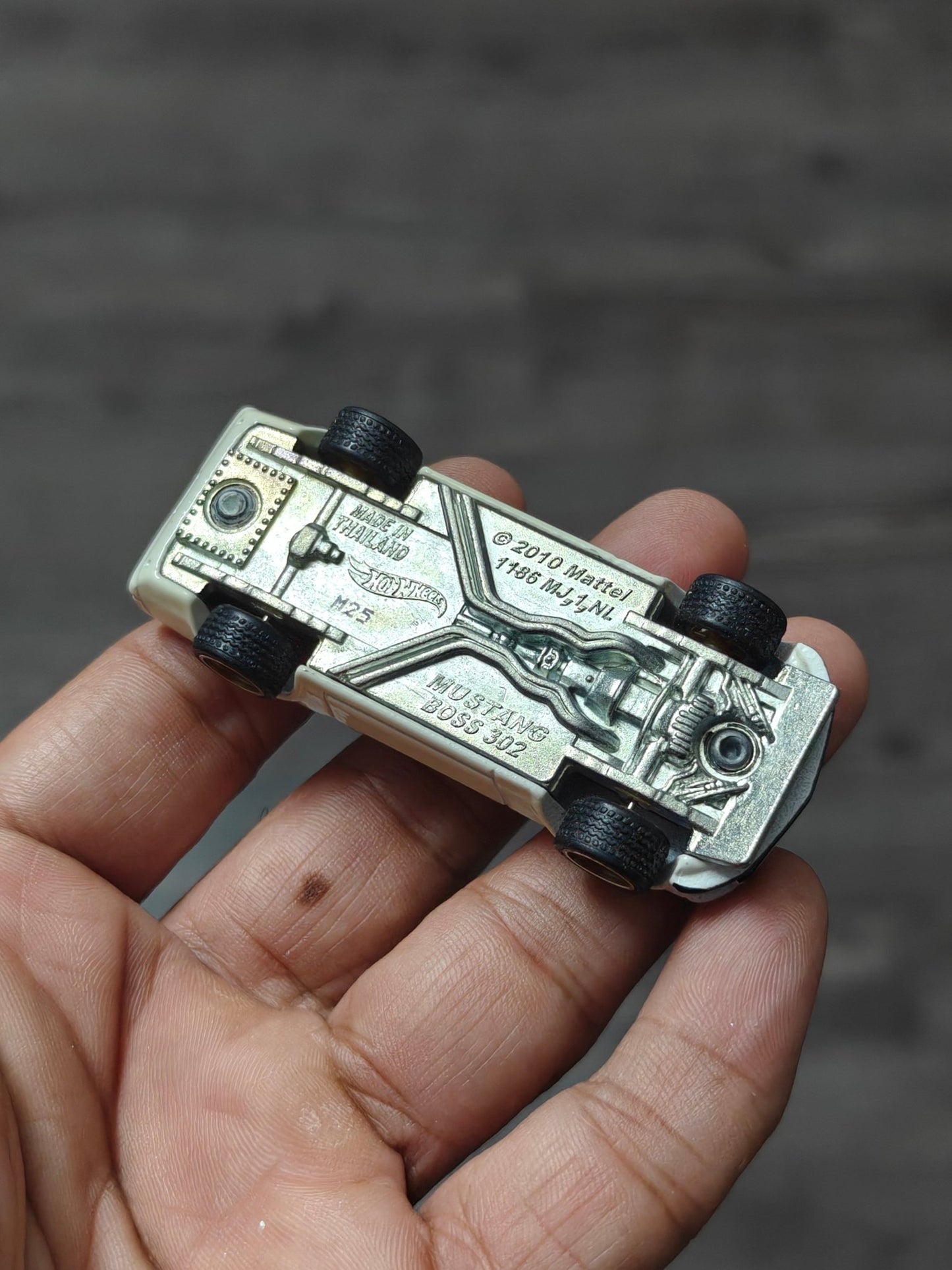 Premium Hot Wheels 1969 Ford Mustang Boss 302 (Uncarded) - Kinder Logs